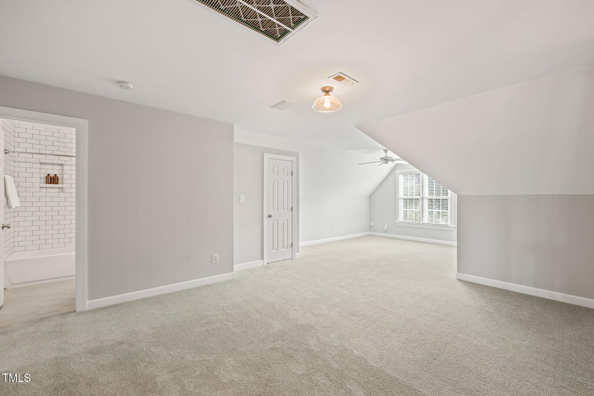 4905 Majestic Prince Court