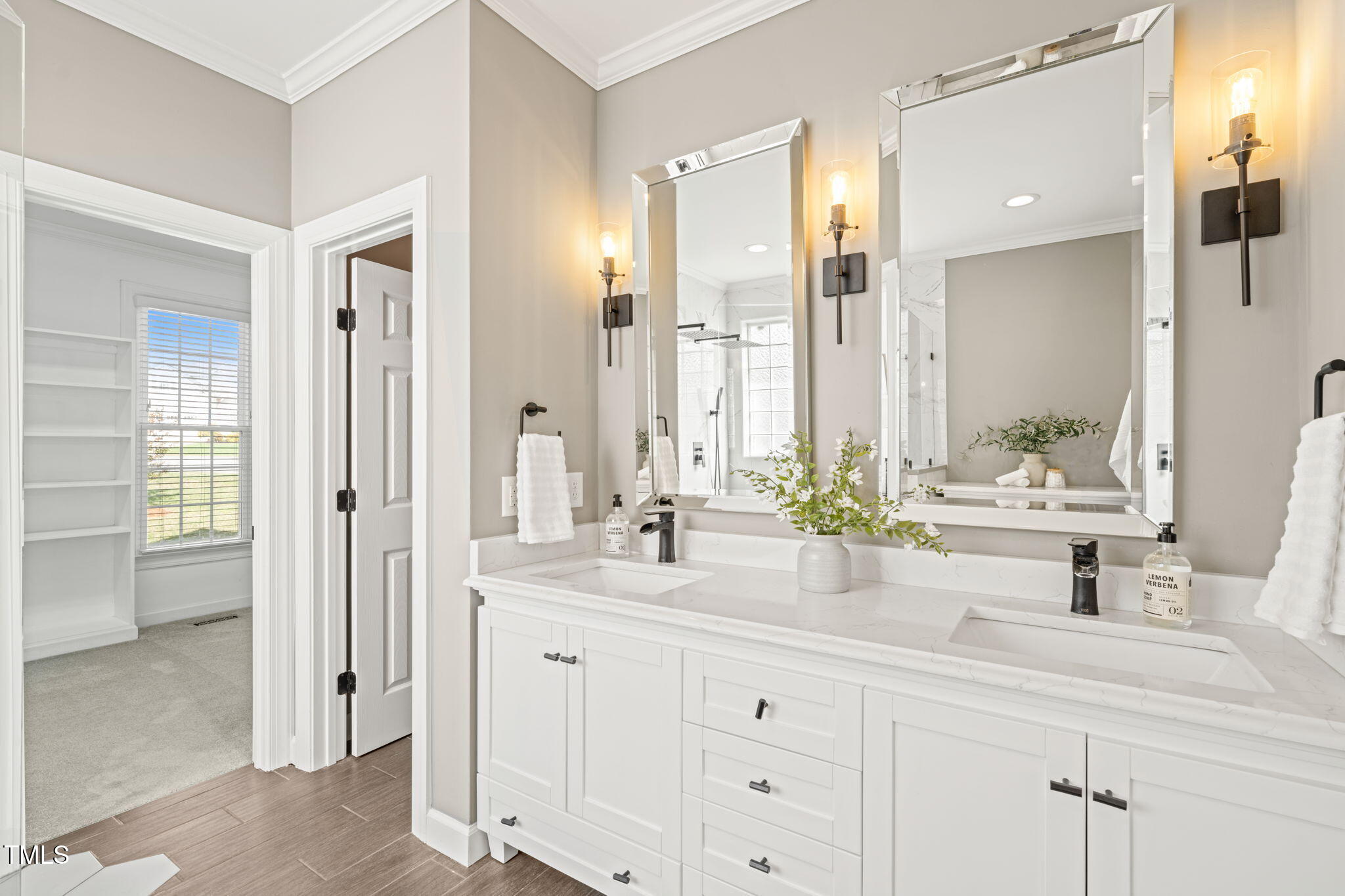 4905 Majestic Prince Court