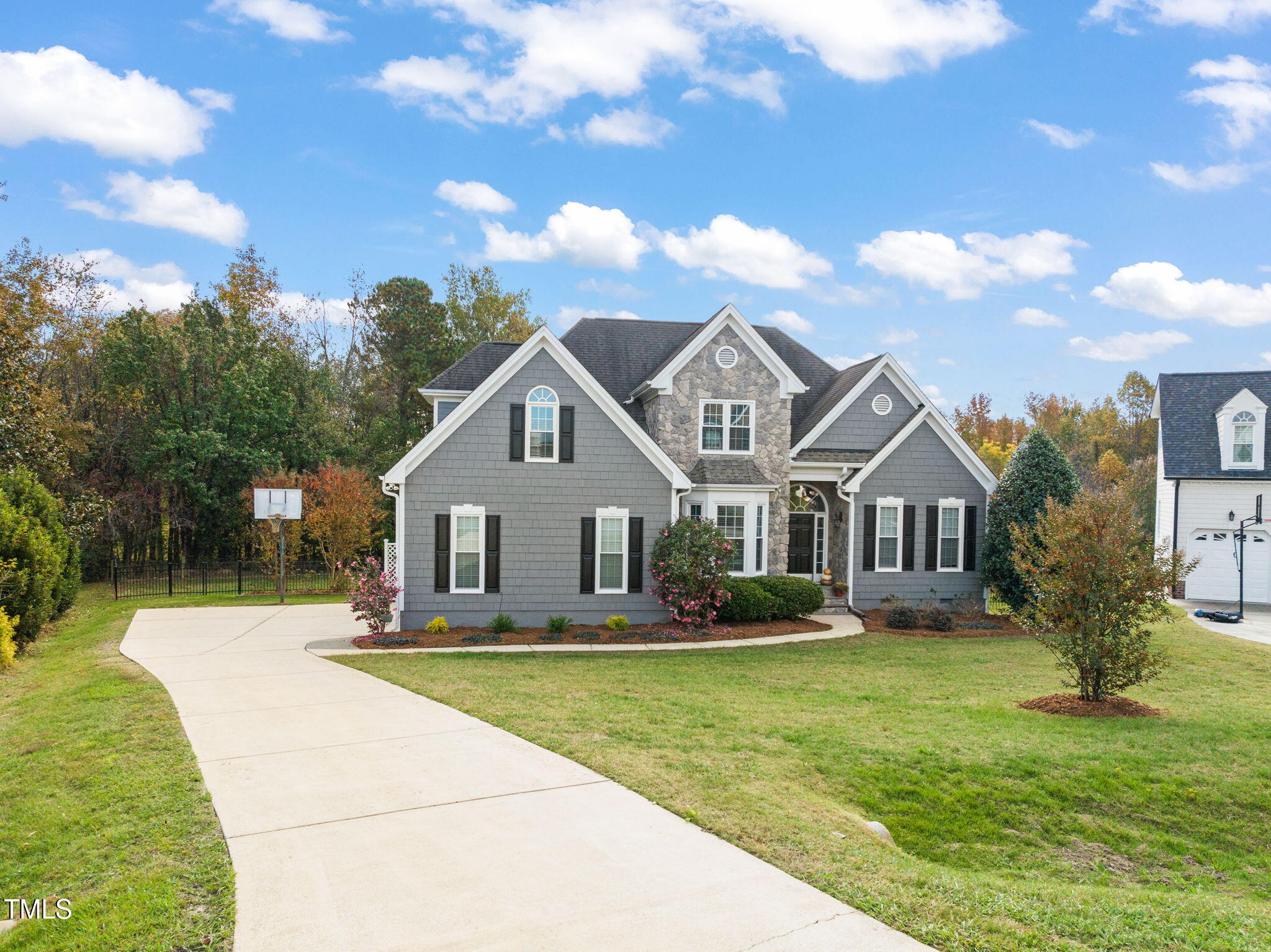 4905 Majestic Prince Court