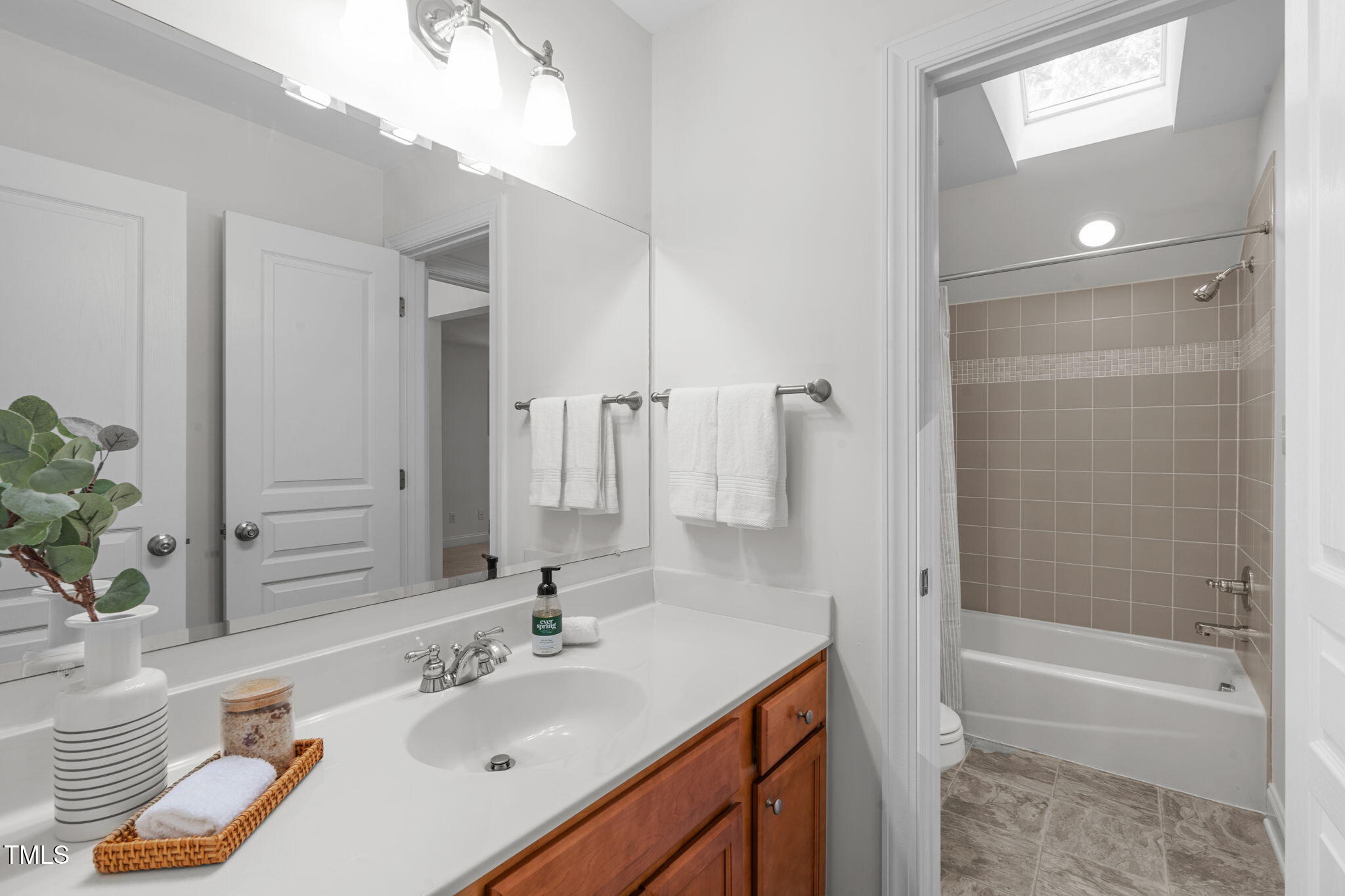 212 Weldon Ridge Drive