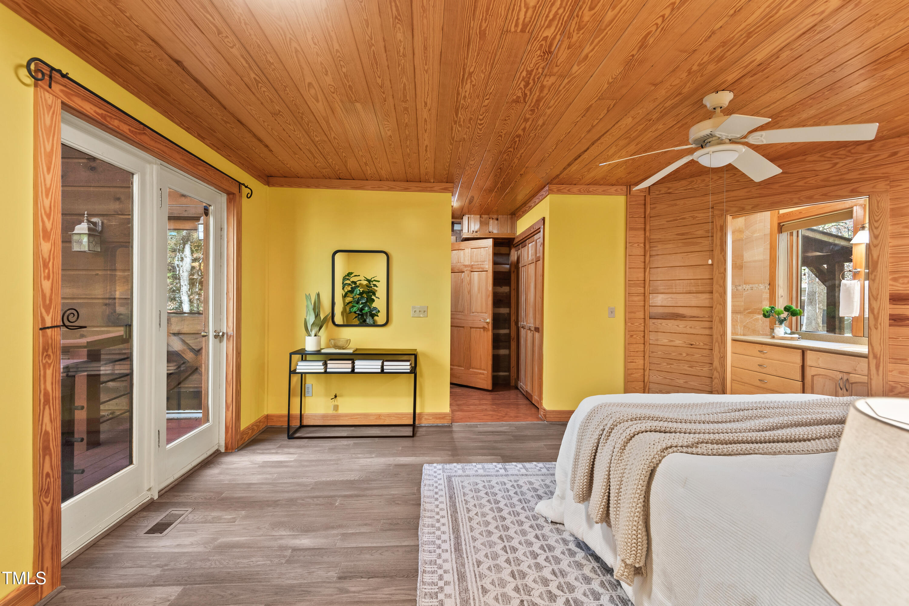 240 Running Deer Trail