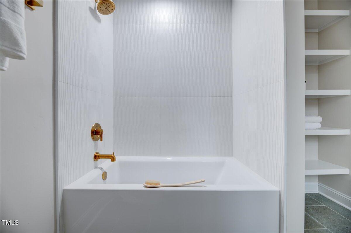 221 Huntington Drive