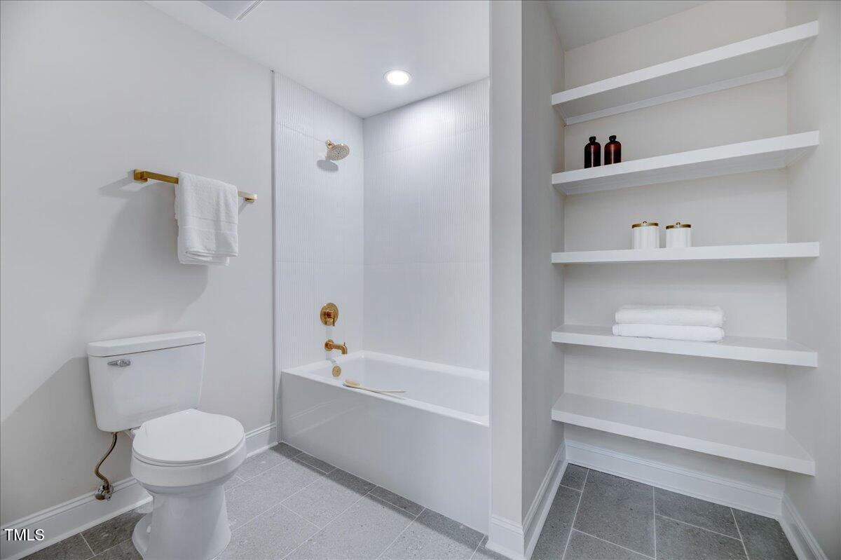 221 Huntington Drive