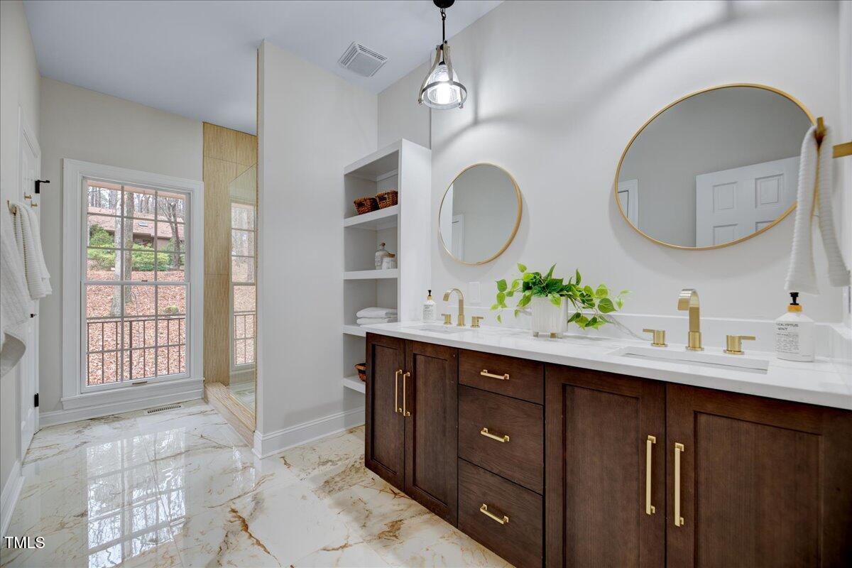 221 Huntington Drive