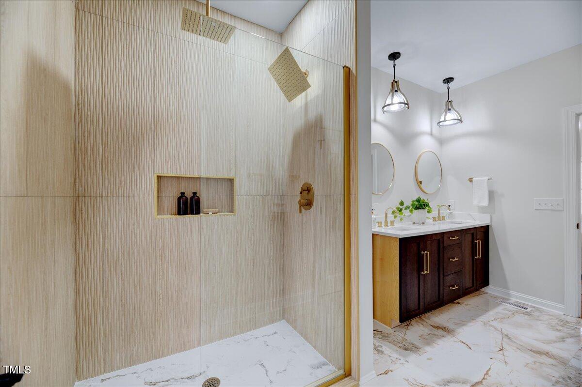 221 Huntington Drive