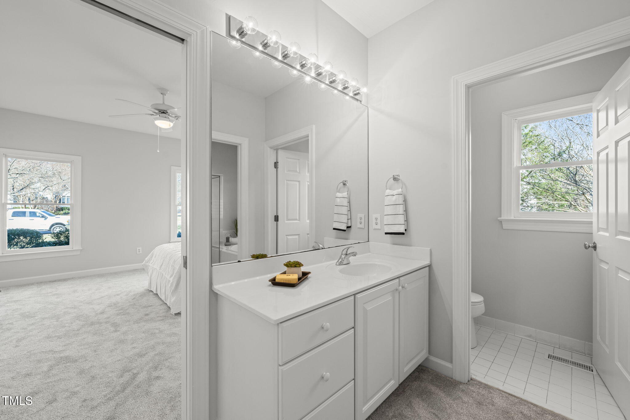 105 Candlelight Court