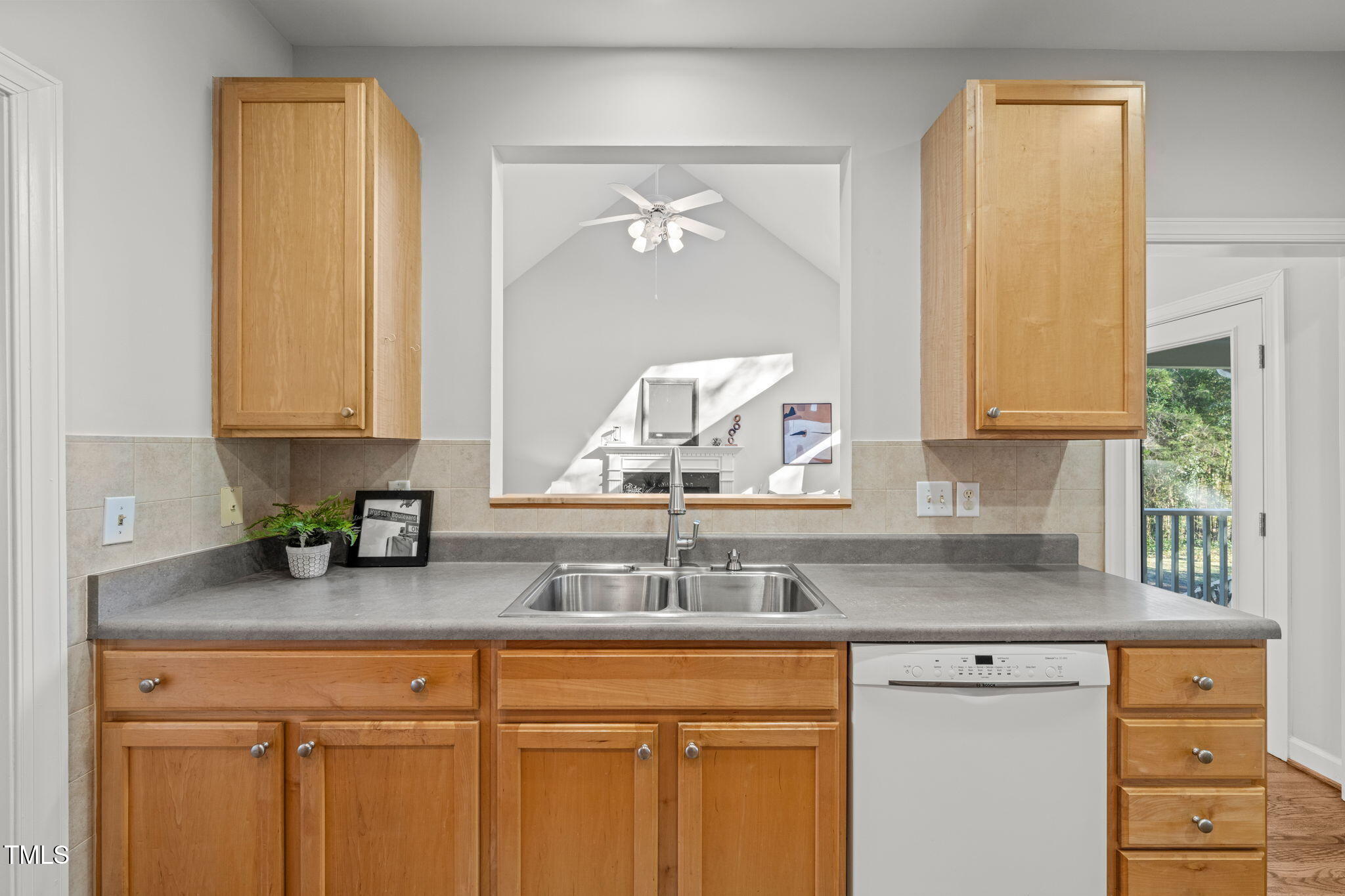 105 Candlelight Court