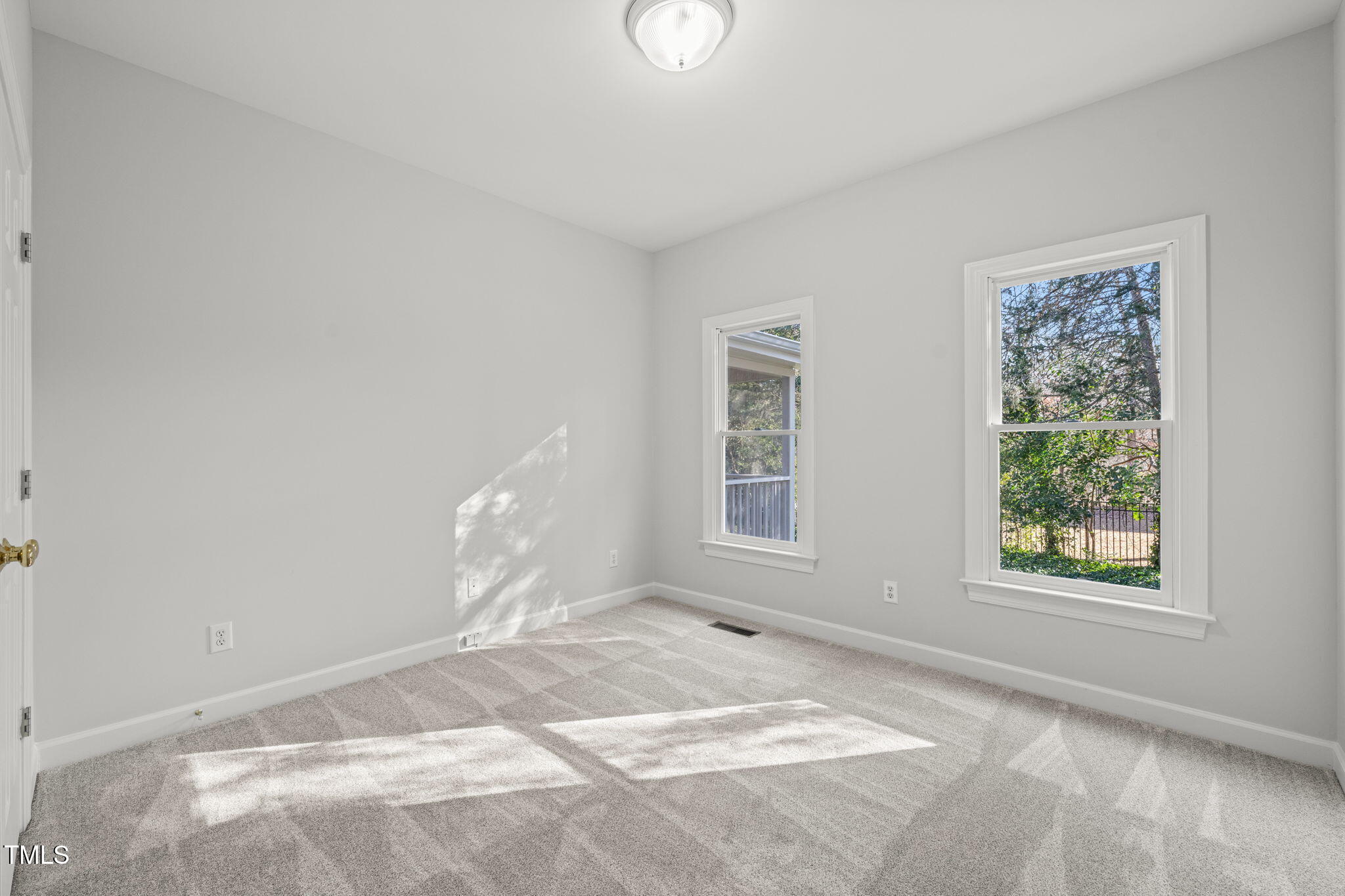 105 Candlelight Court