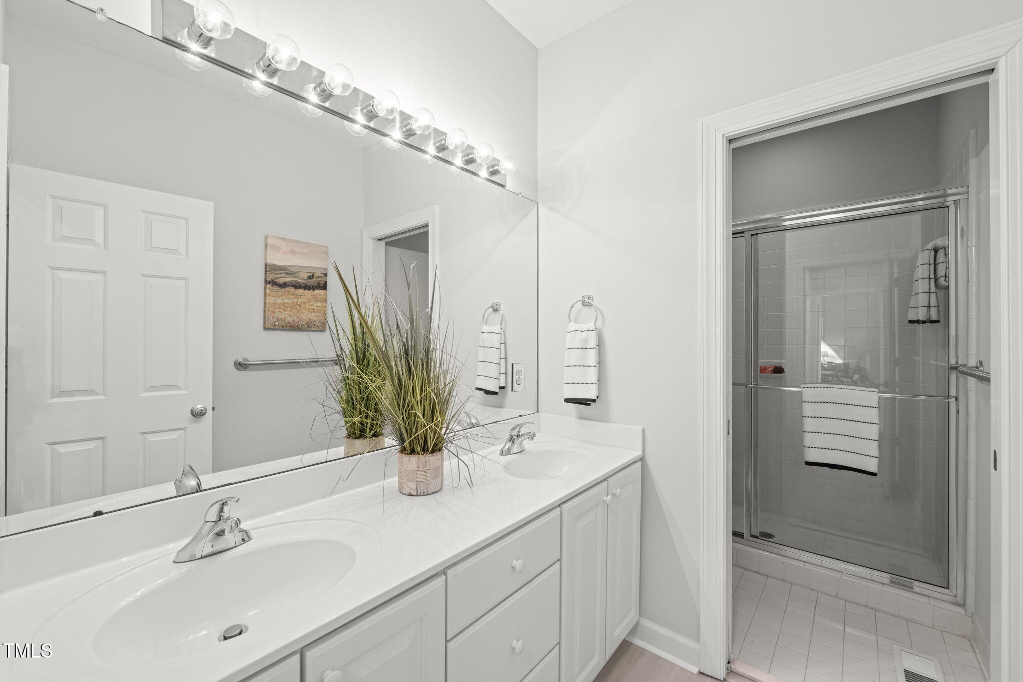 105 Candlelight Court