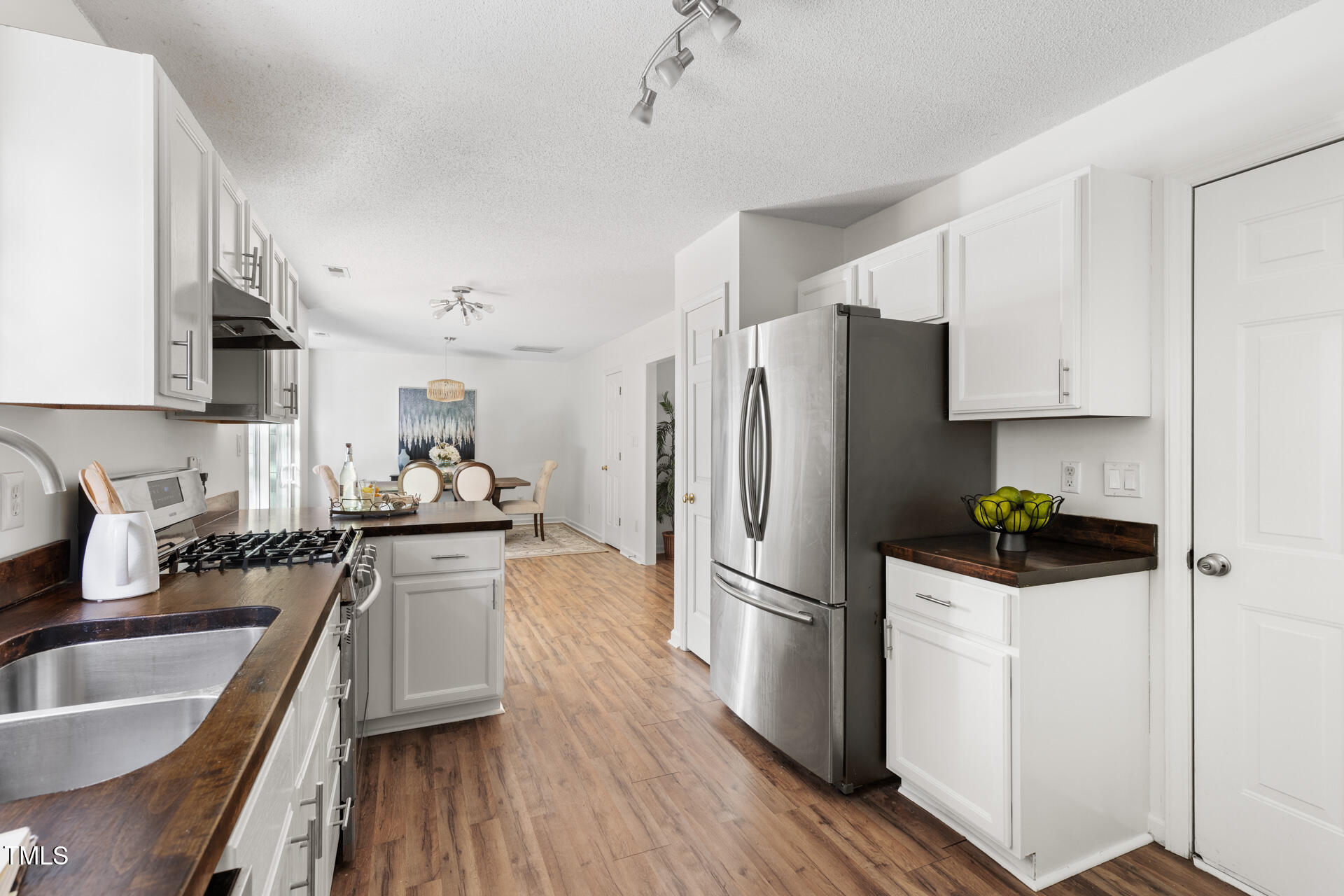 7 Creeks Edge Court