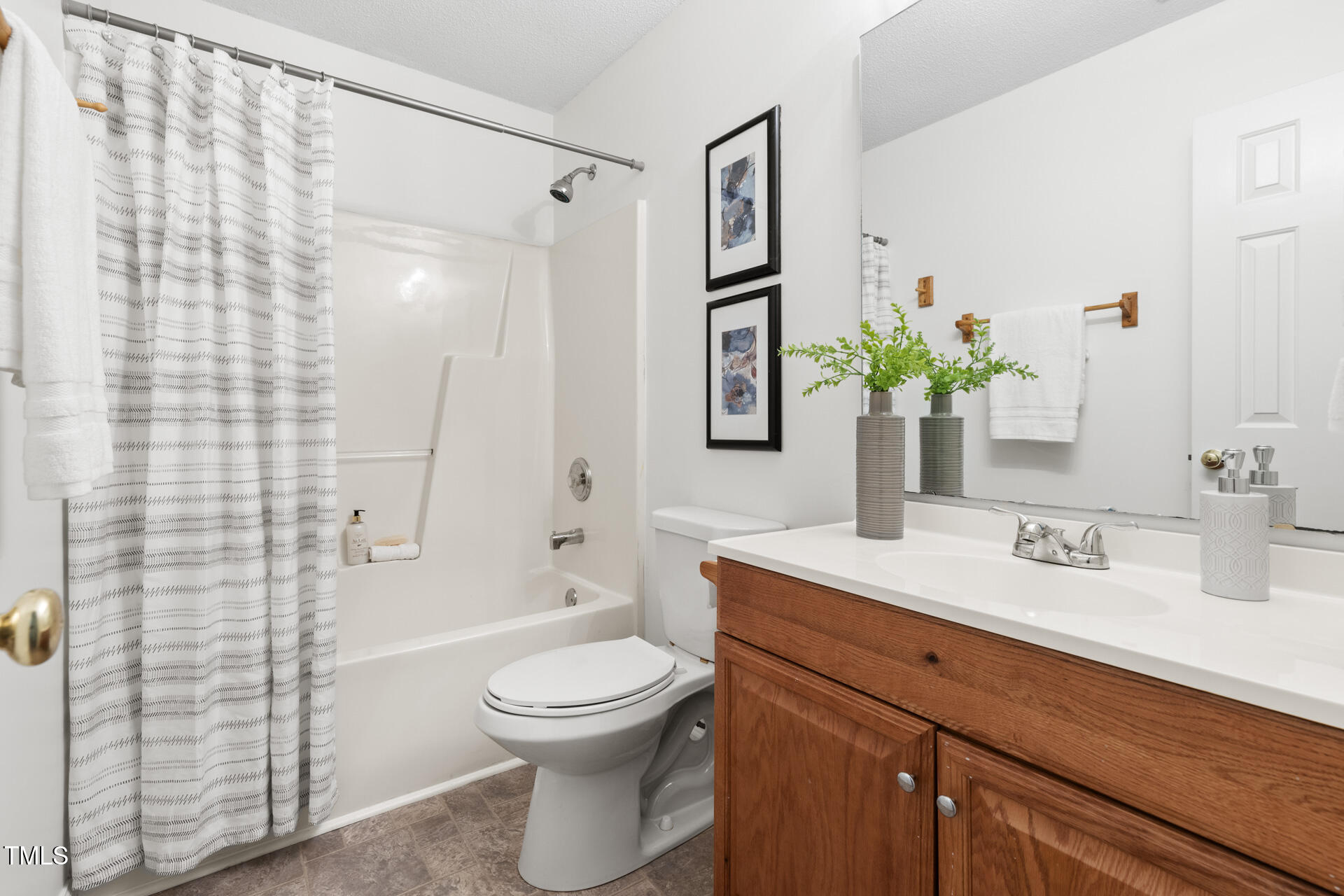 7 Creeks Edge Court