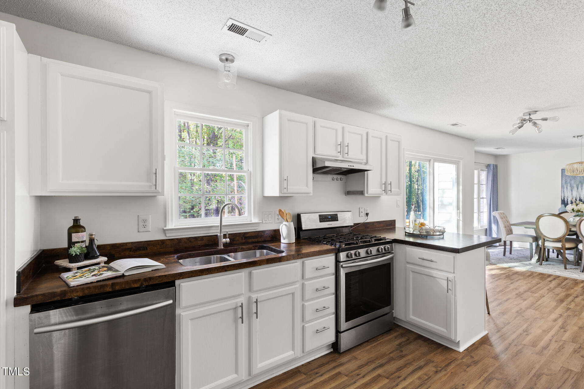 7 Creeks Edge Court