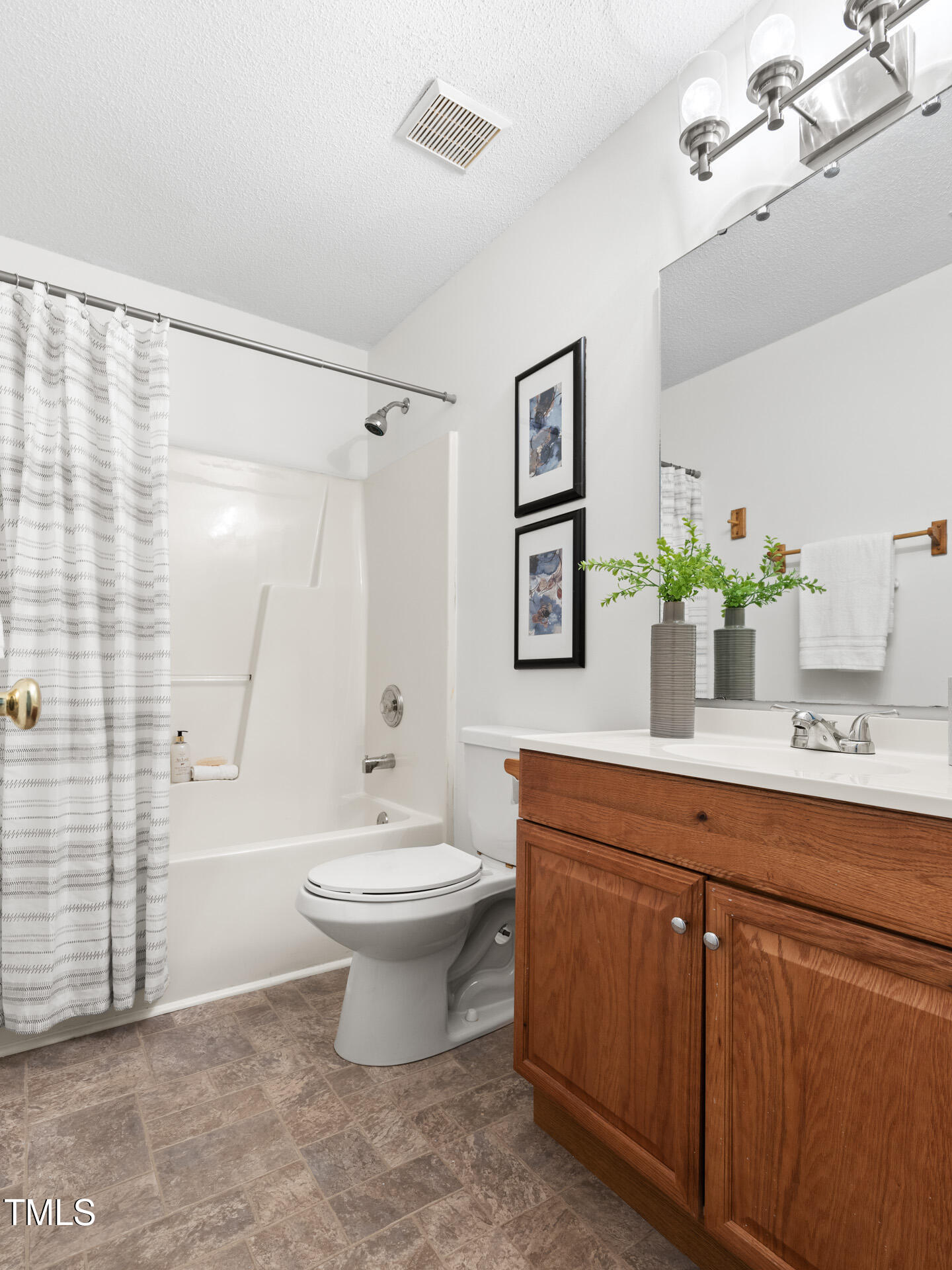 7 Creeks Edge Court