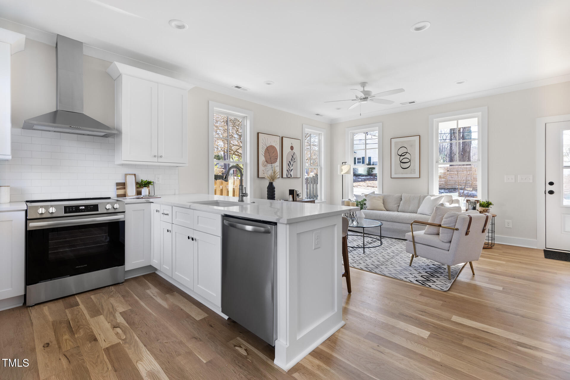 208 W Maynard Avenue