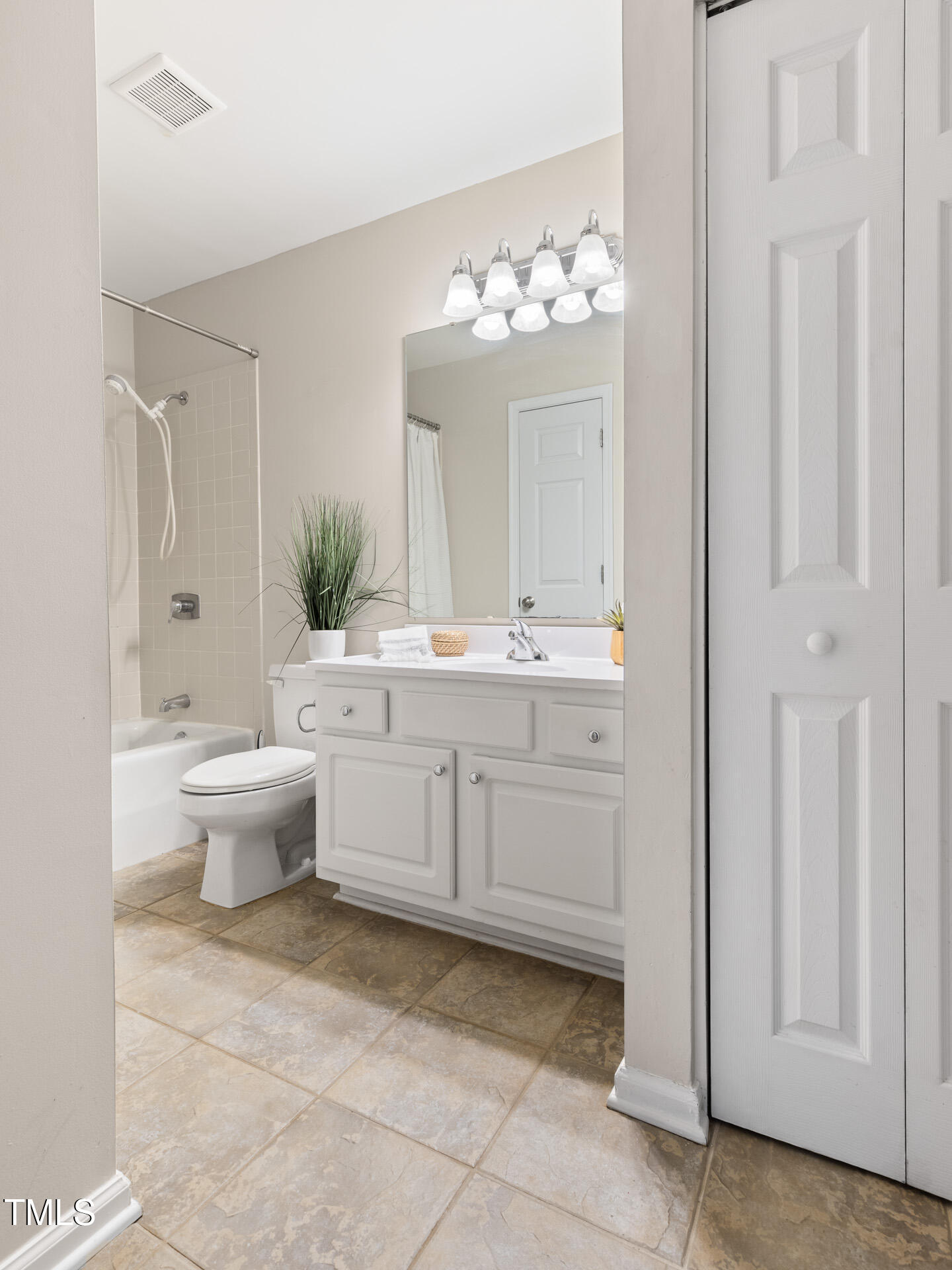 1011 Wirewood Drive # 101