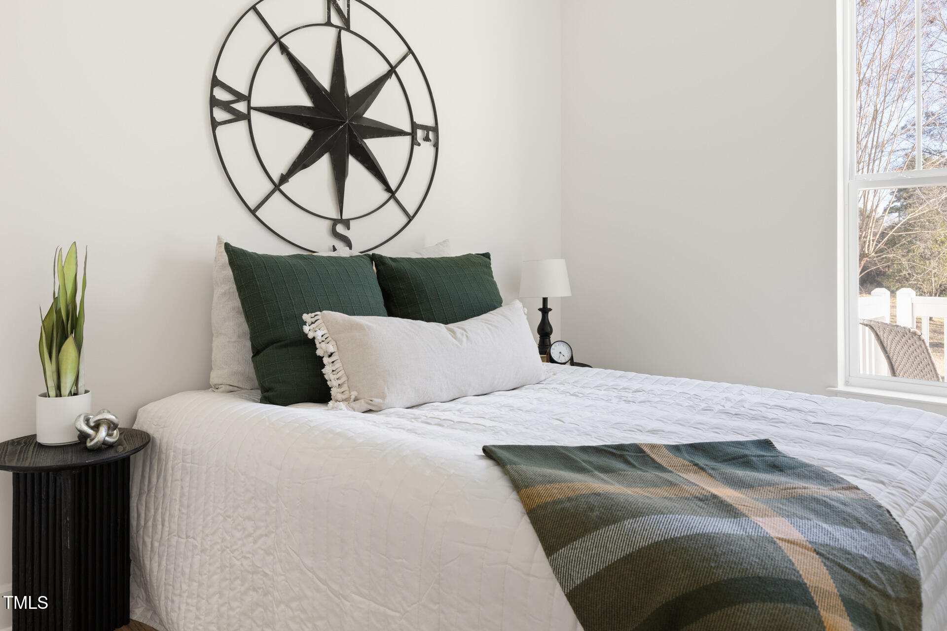 1039 W Murray Avenue