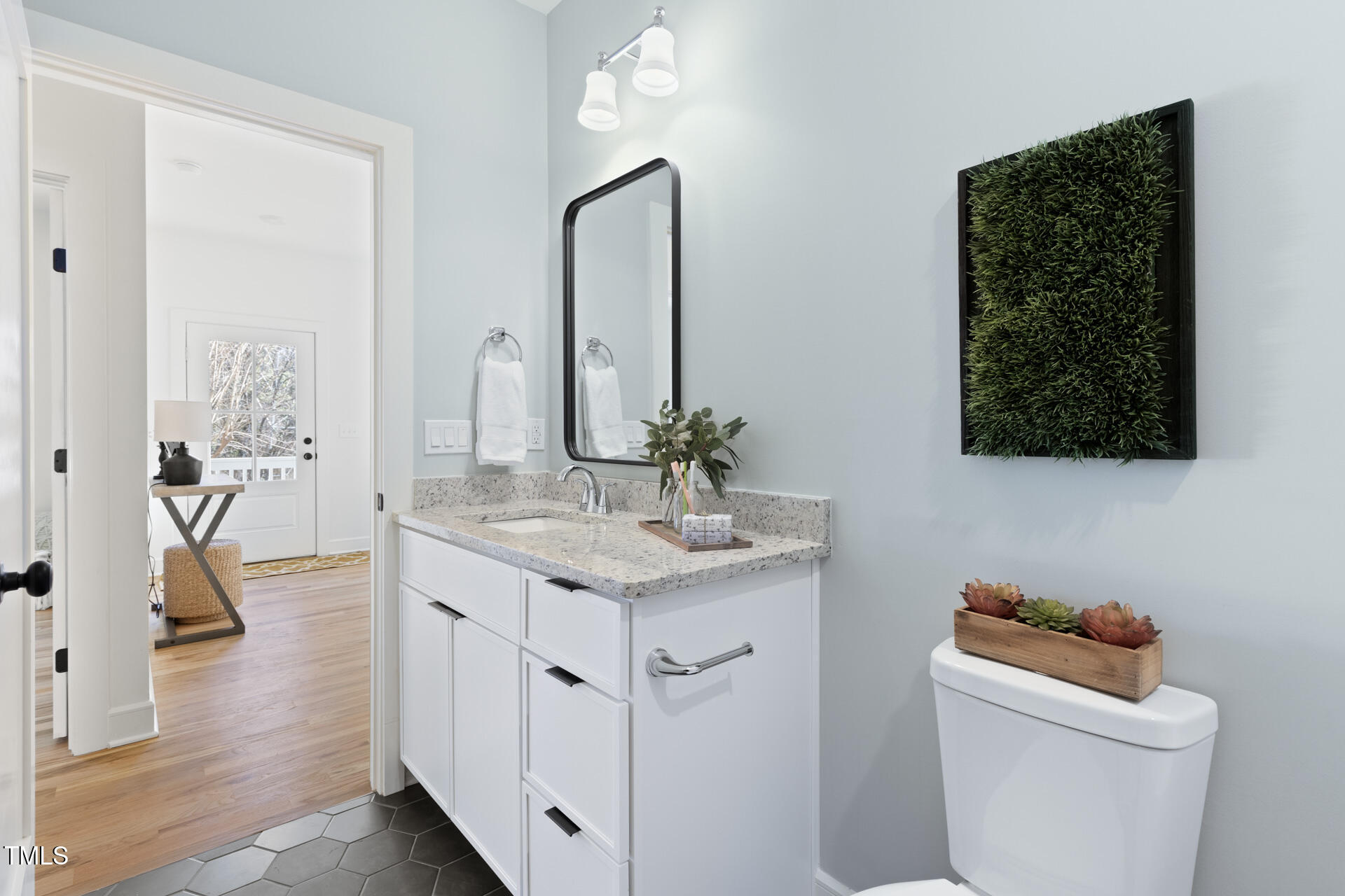 1039 W Murray Avenue