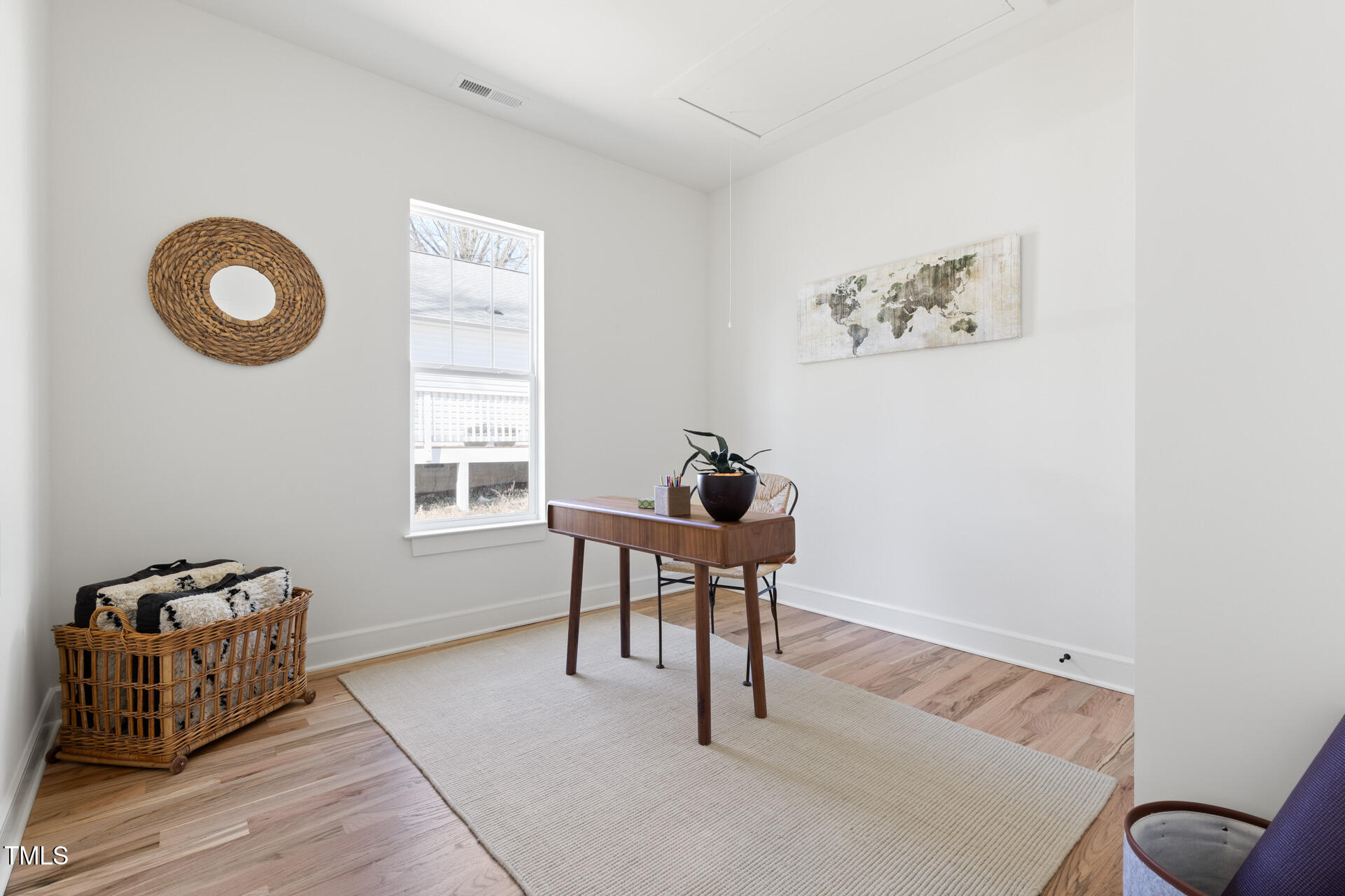 1039 W Murray Avenue