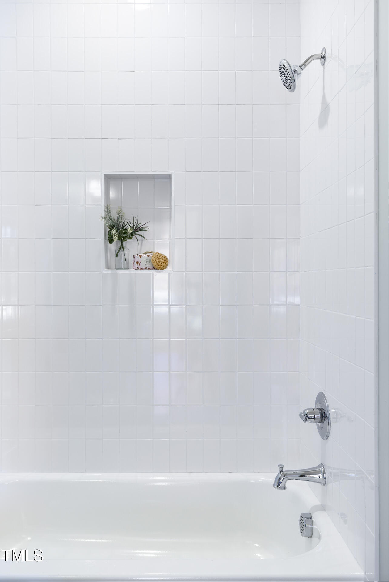 1039 W Murray Avenue