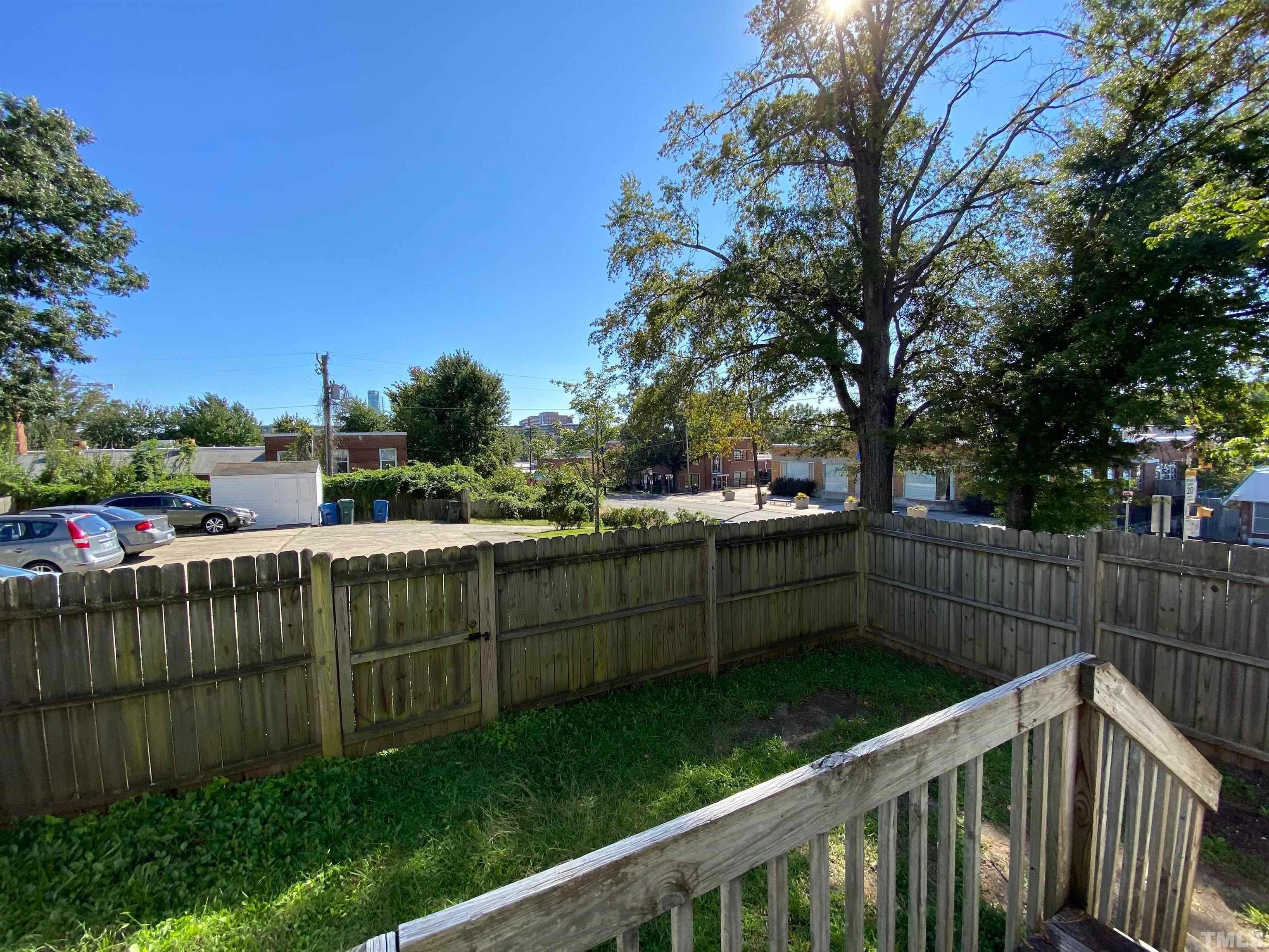 327 W Trinity Avenue Apt B