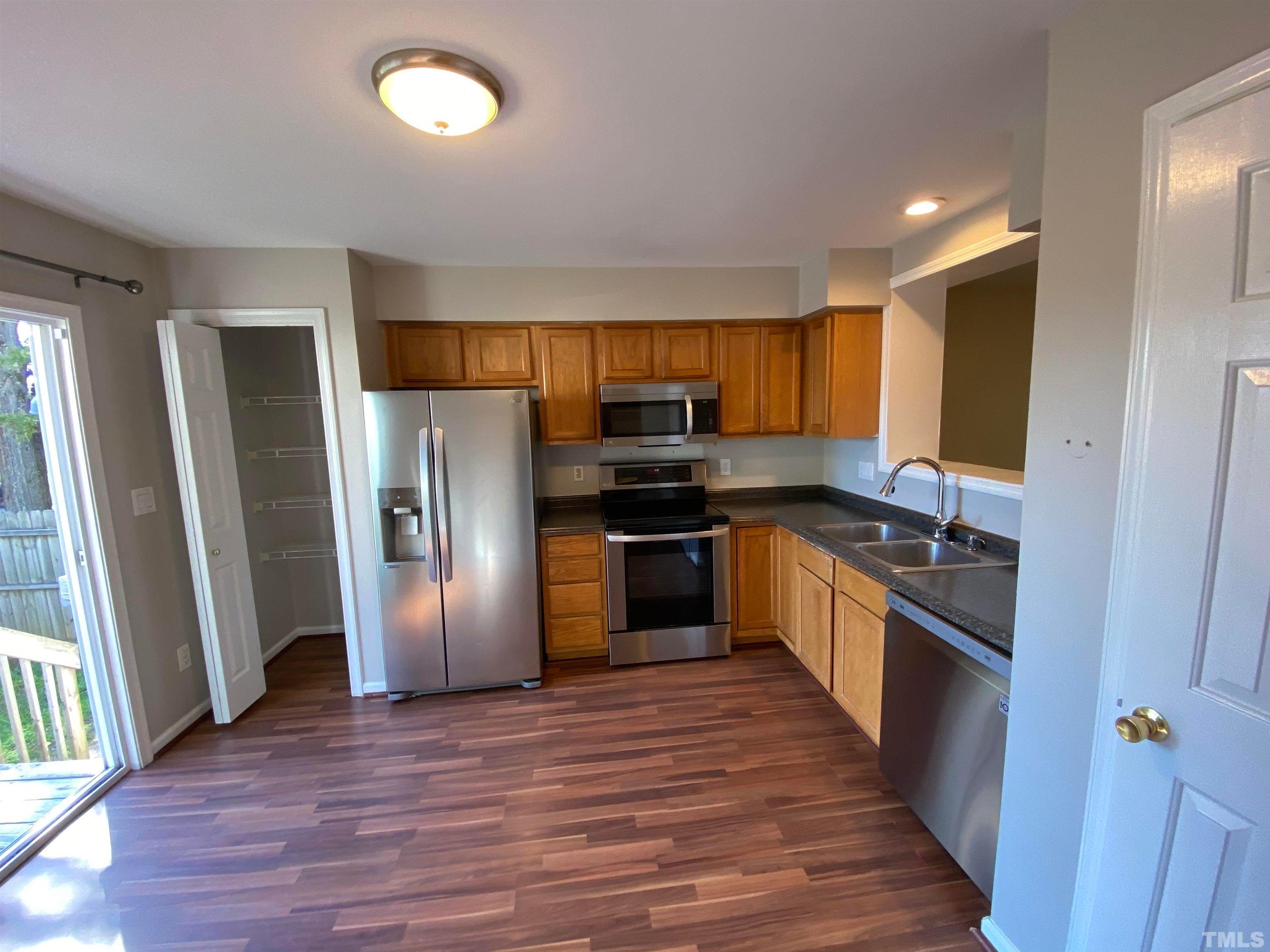 327 W Trinity Avenue Apt B
