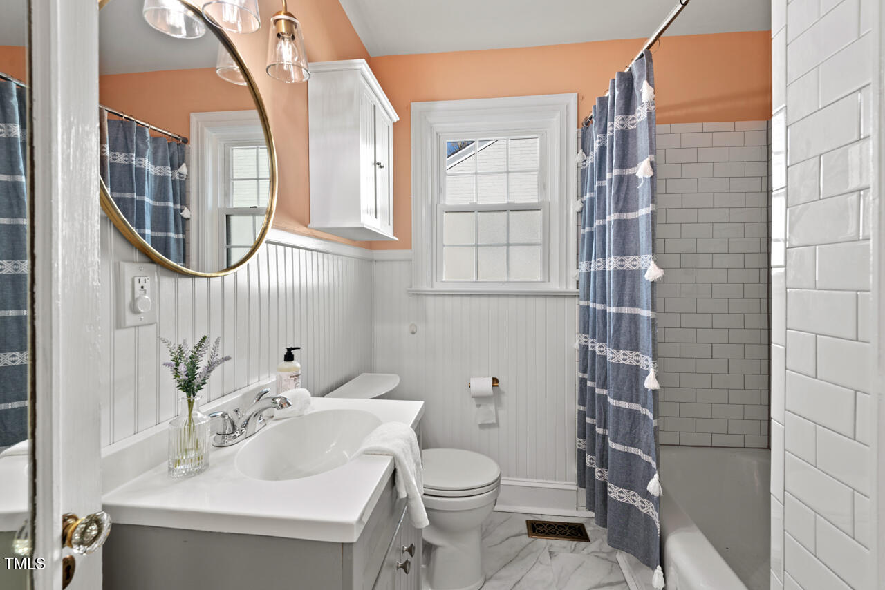 2419 Highland Avenue