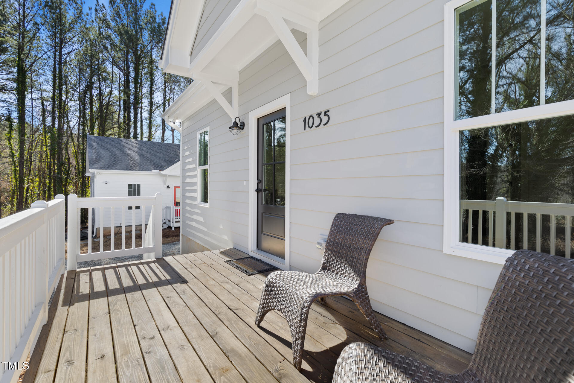 1035 W Murray Avenue