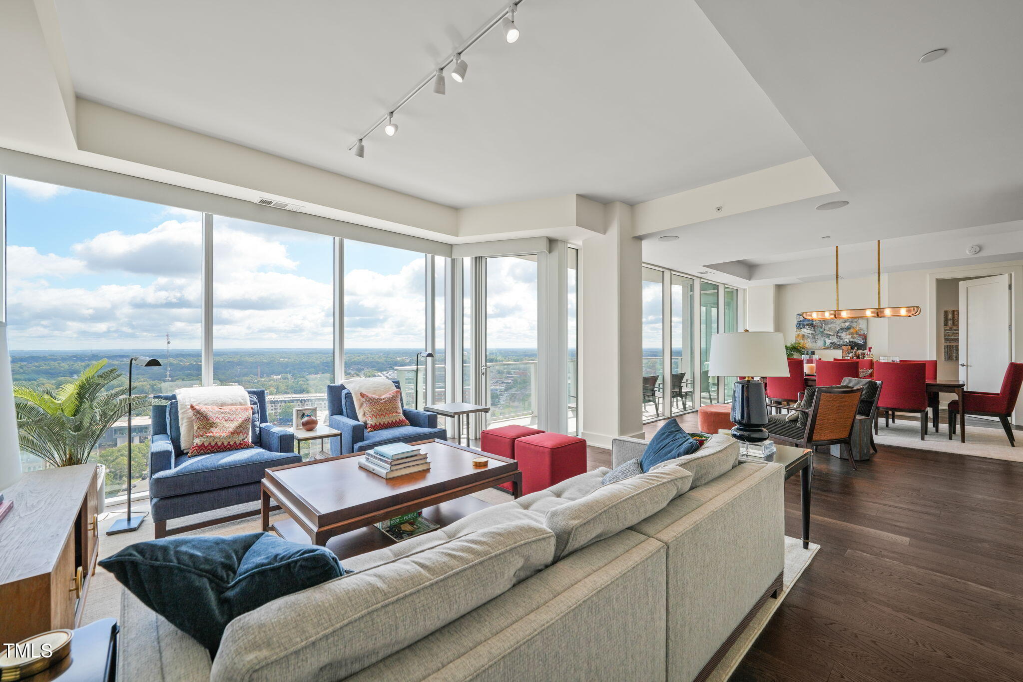 110 N Corcoran Street # 2304