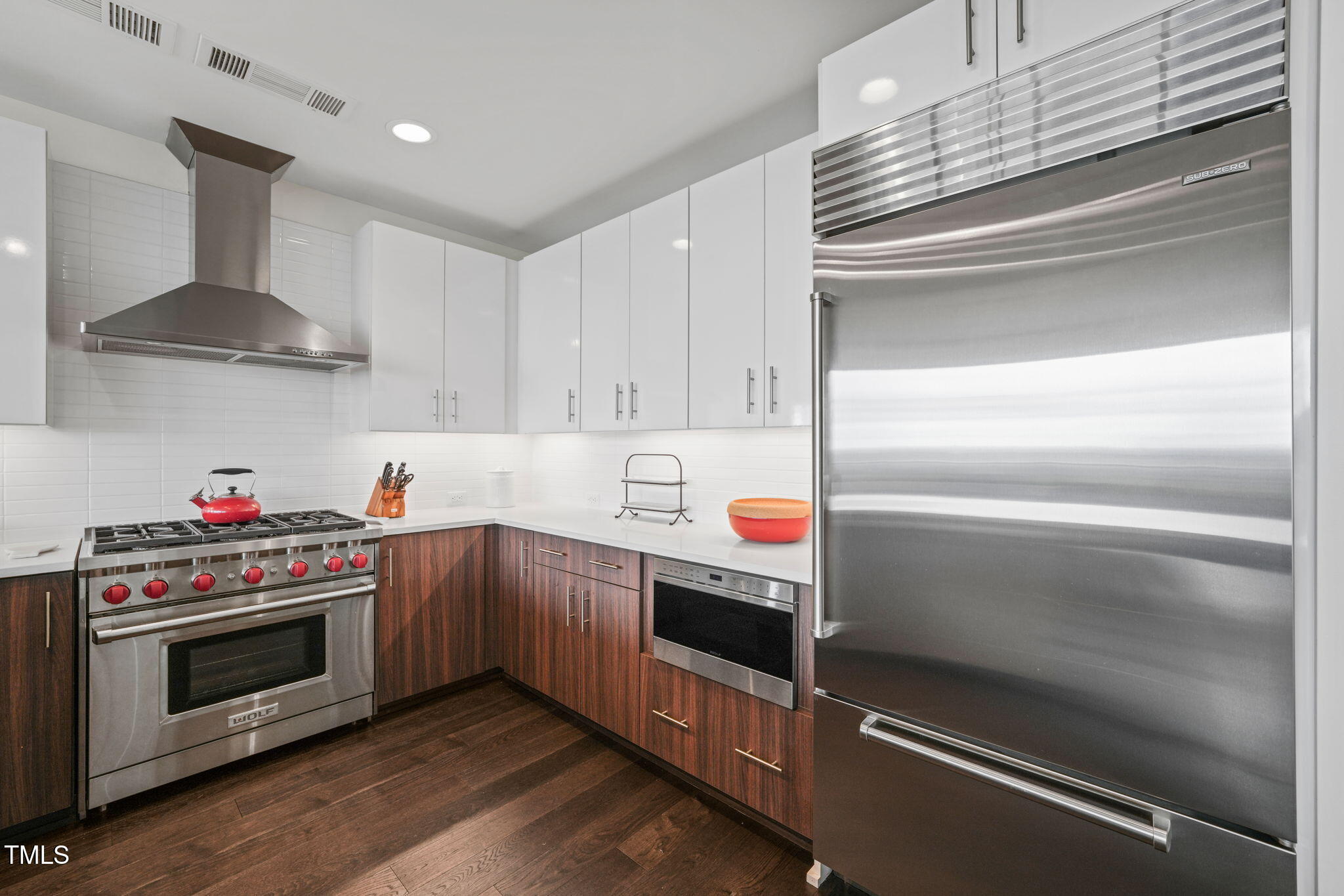 110 N Corcoran Street # 2304