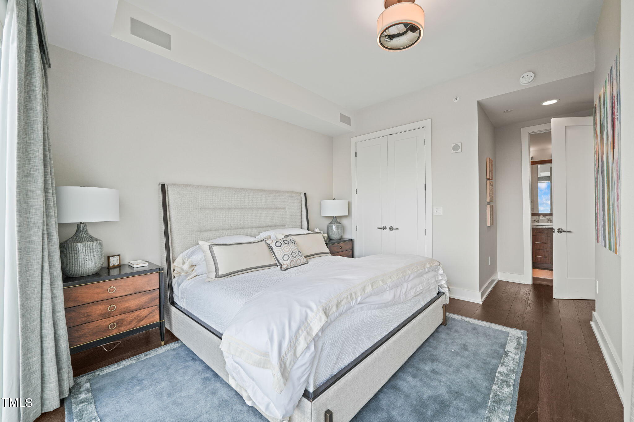 110 N Corcoran Street # 2304