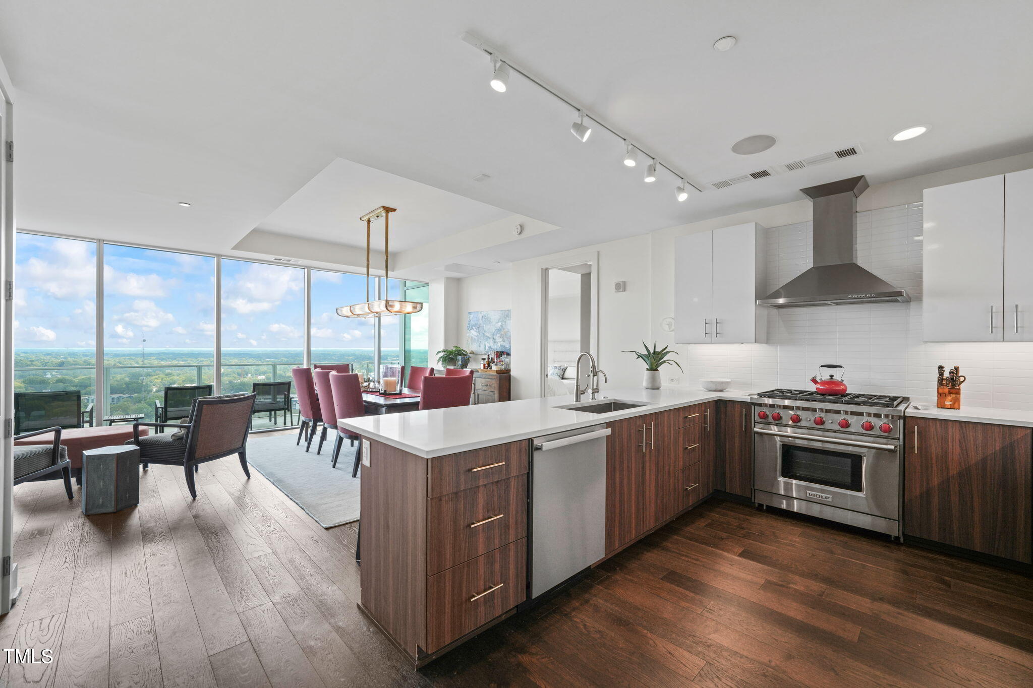 110 N Corcoran Street # 2304