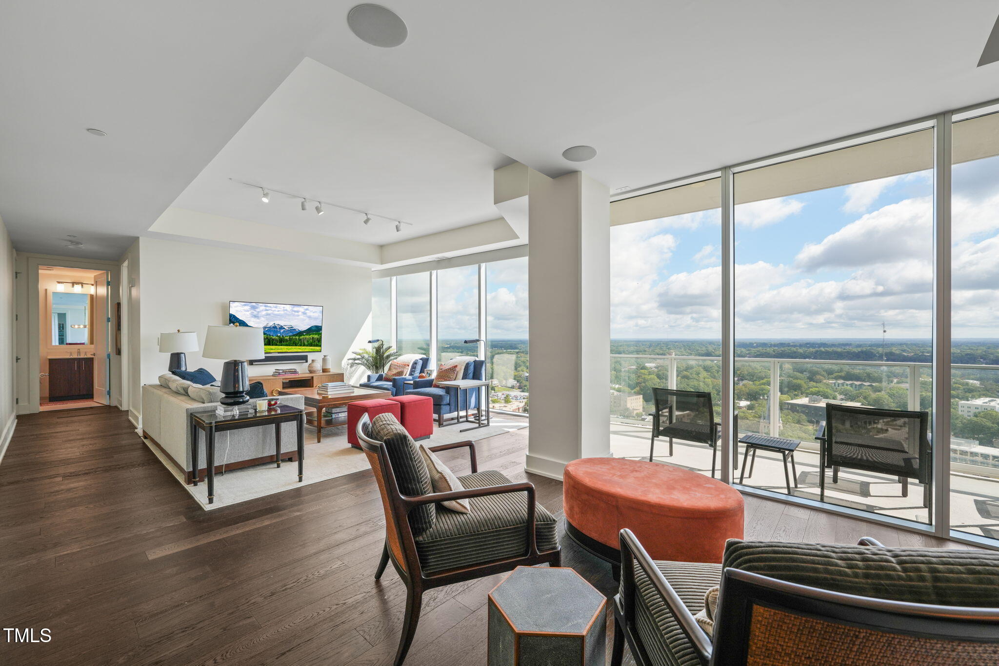 110 N Corcoran Street # 2304