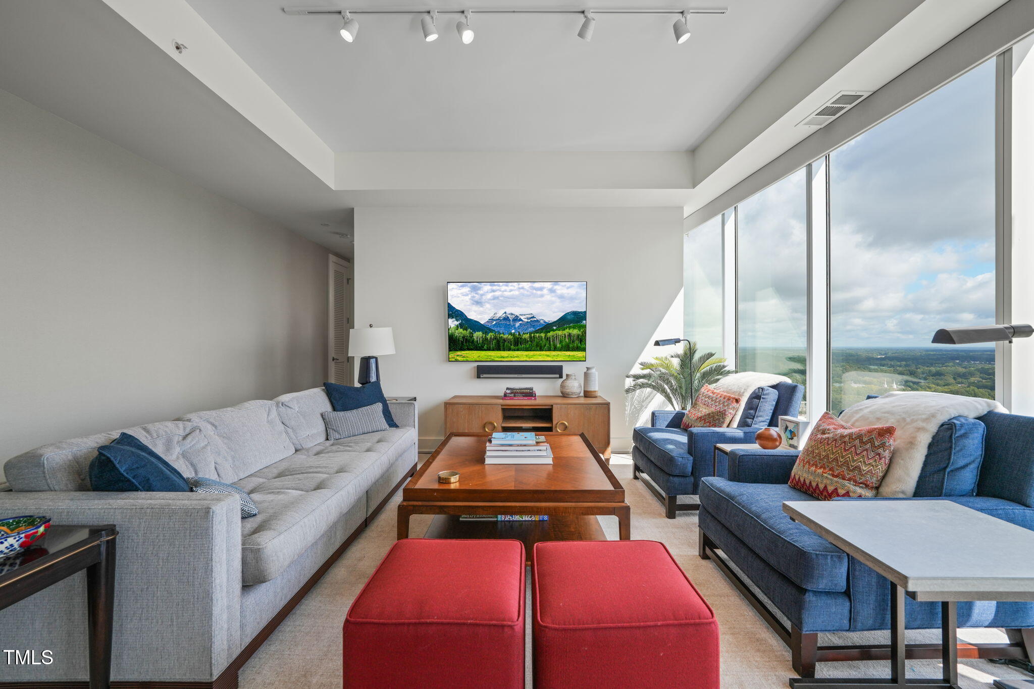 110 N Corcoran Street # 2304