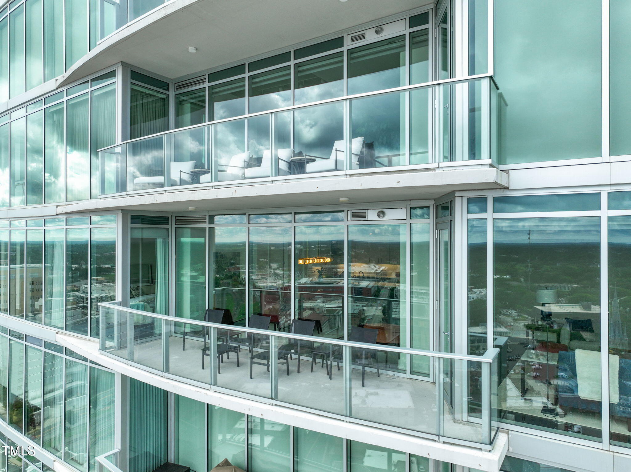 110 N Corcoran Street # 2304