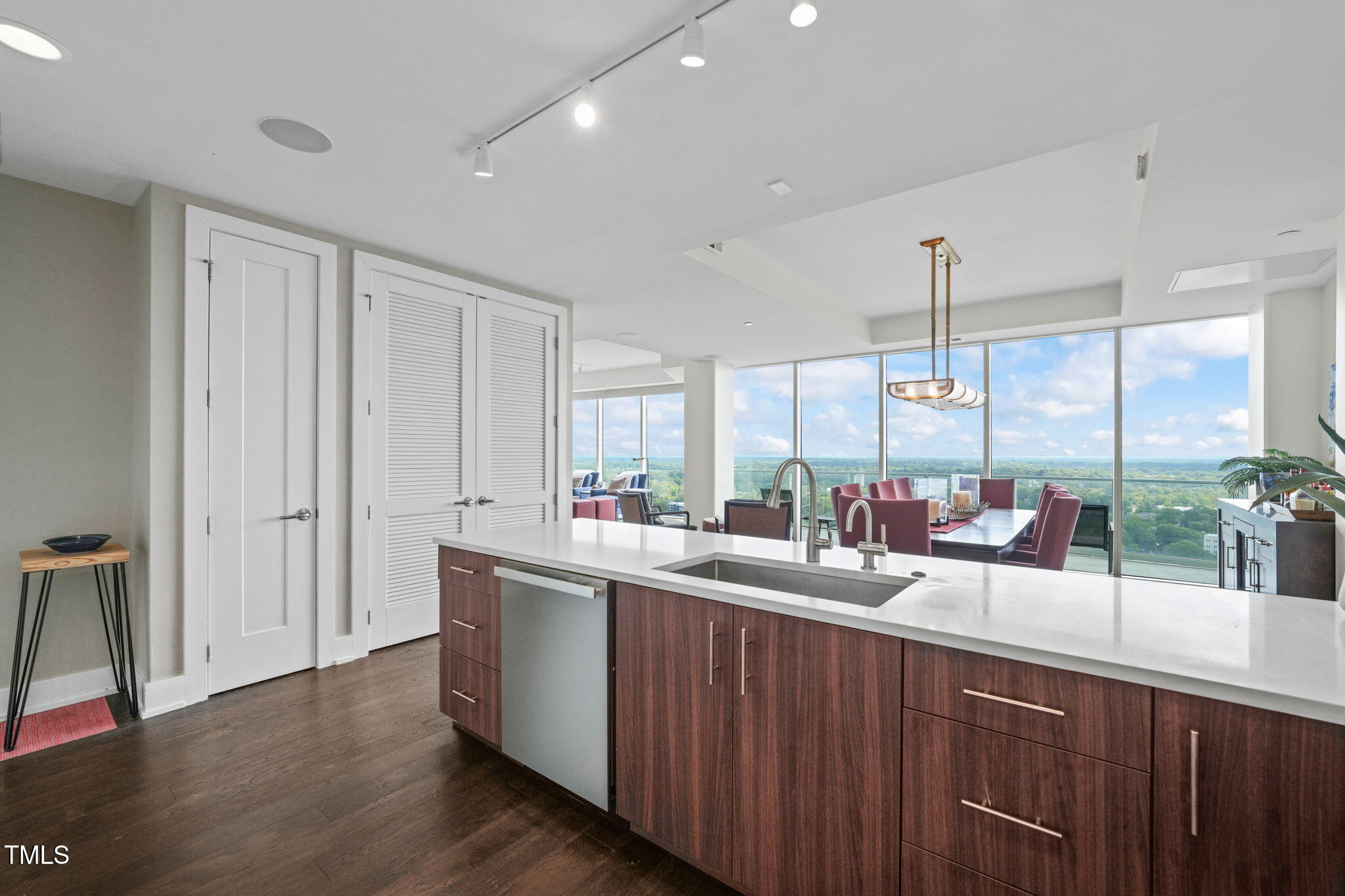 110 N Corcoran Street # 2304