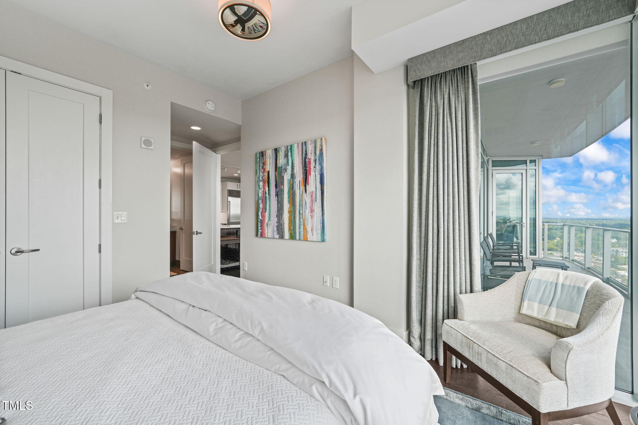 110 N Corcoran Street # 2304