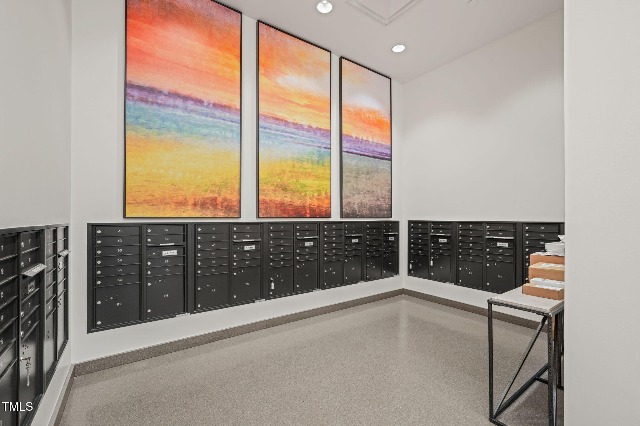 110 N Corcoran Street # 2304