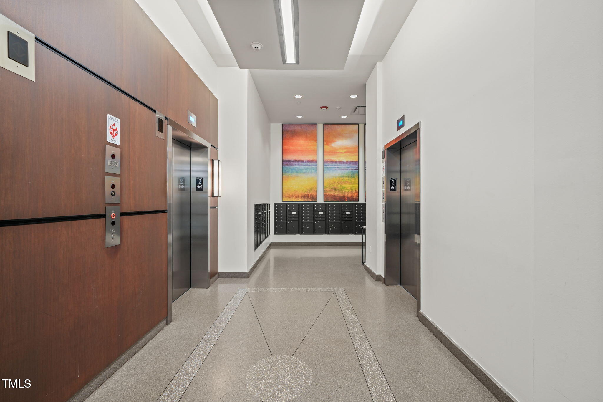 110 N Corcoran Street # 2304