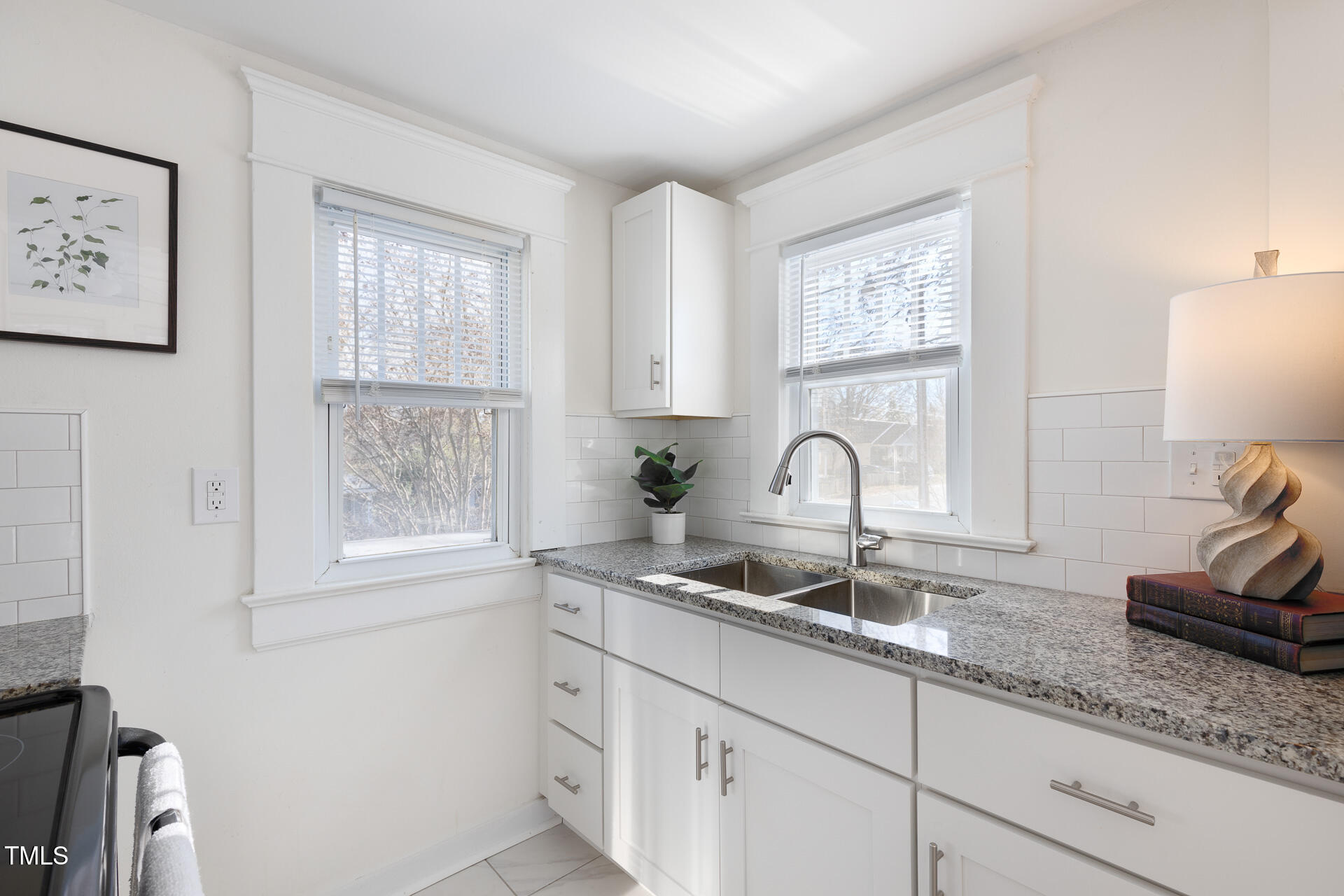 201 W Trinity Avenue