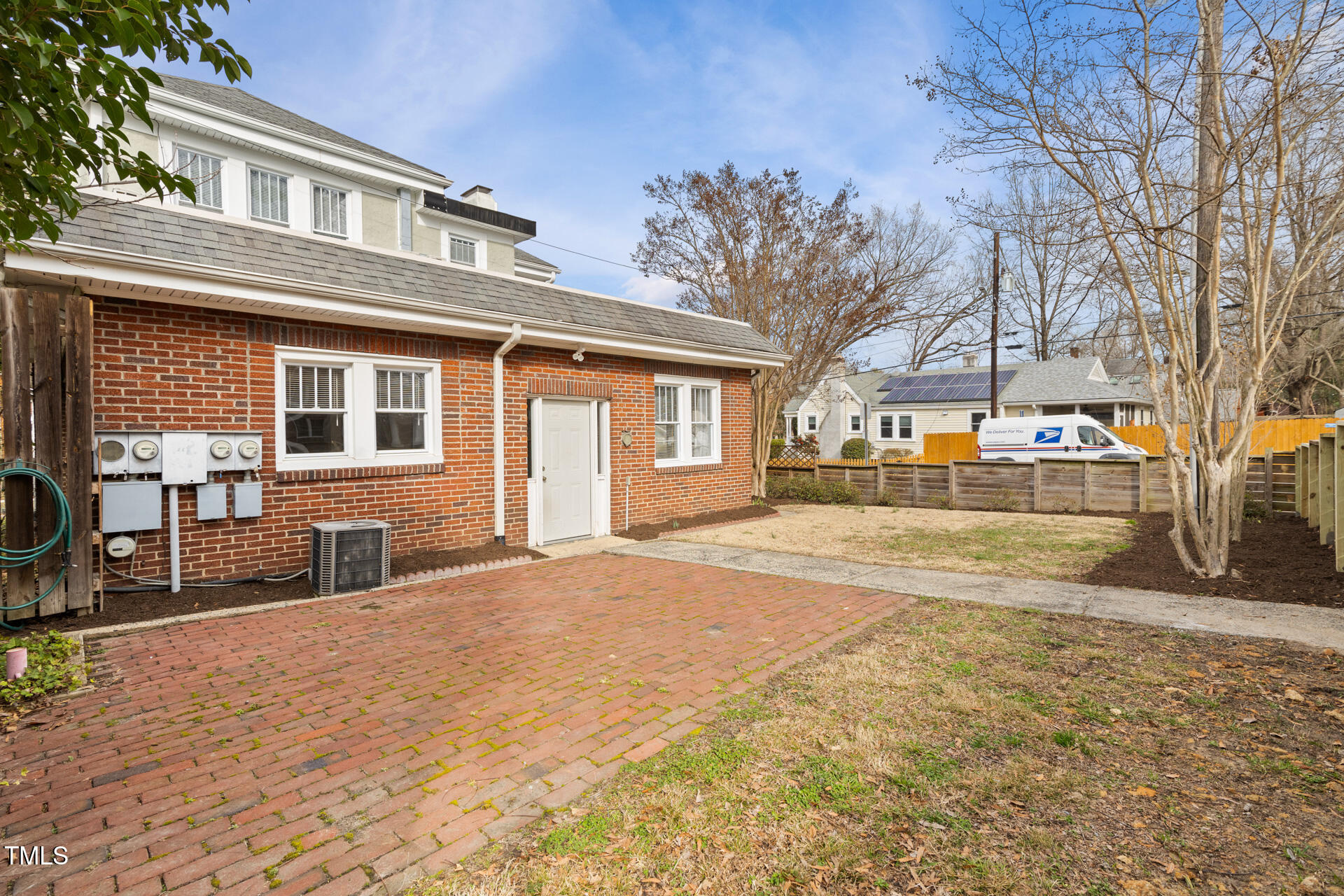 201 W Trinity Avenue