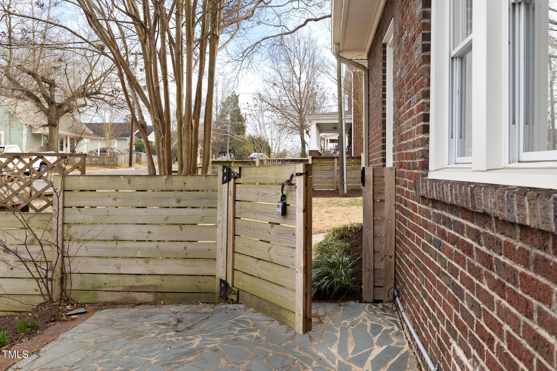 201 W Trinity Avenue