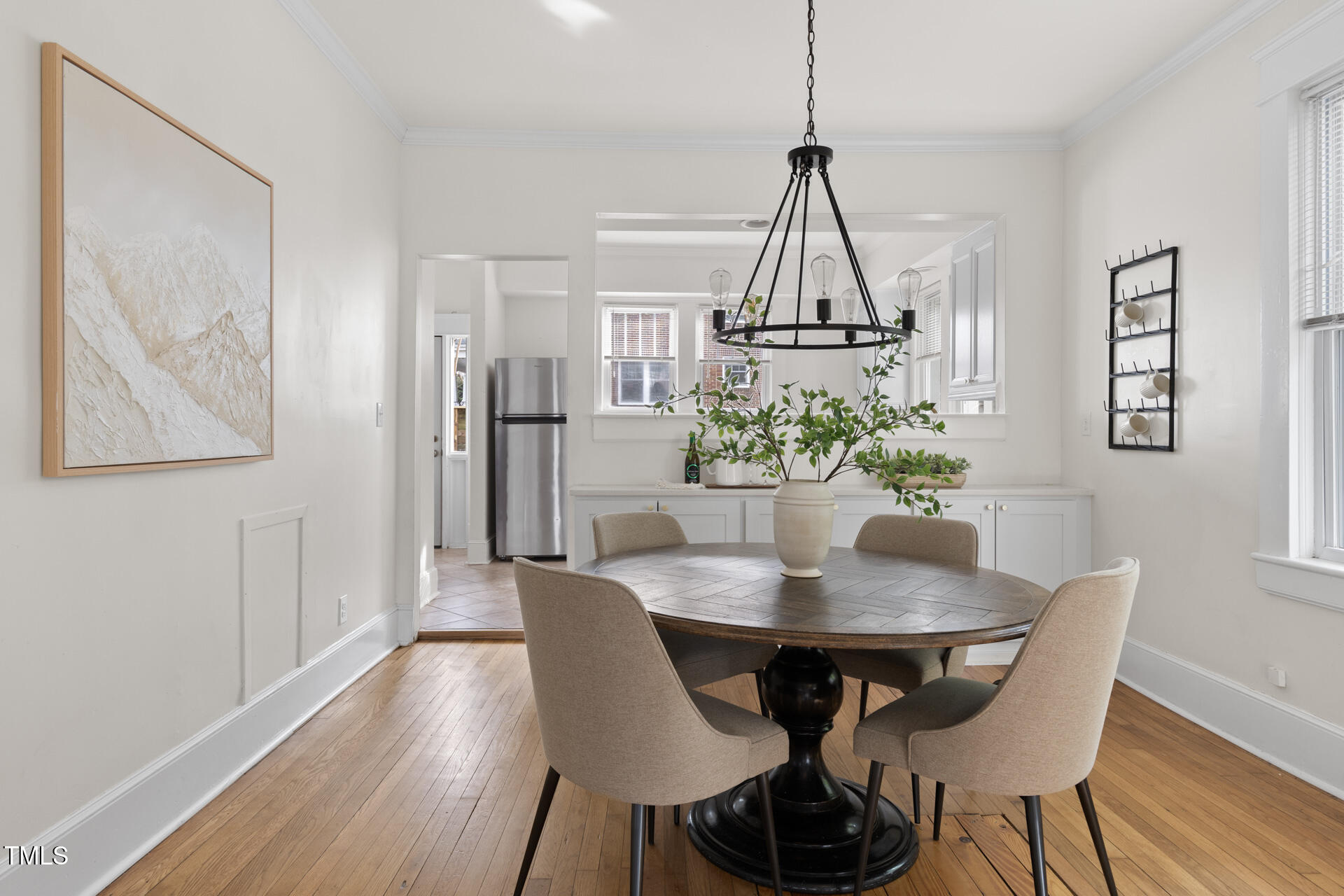201 W Trinity Avenue