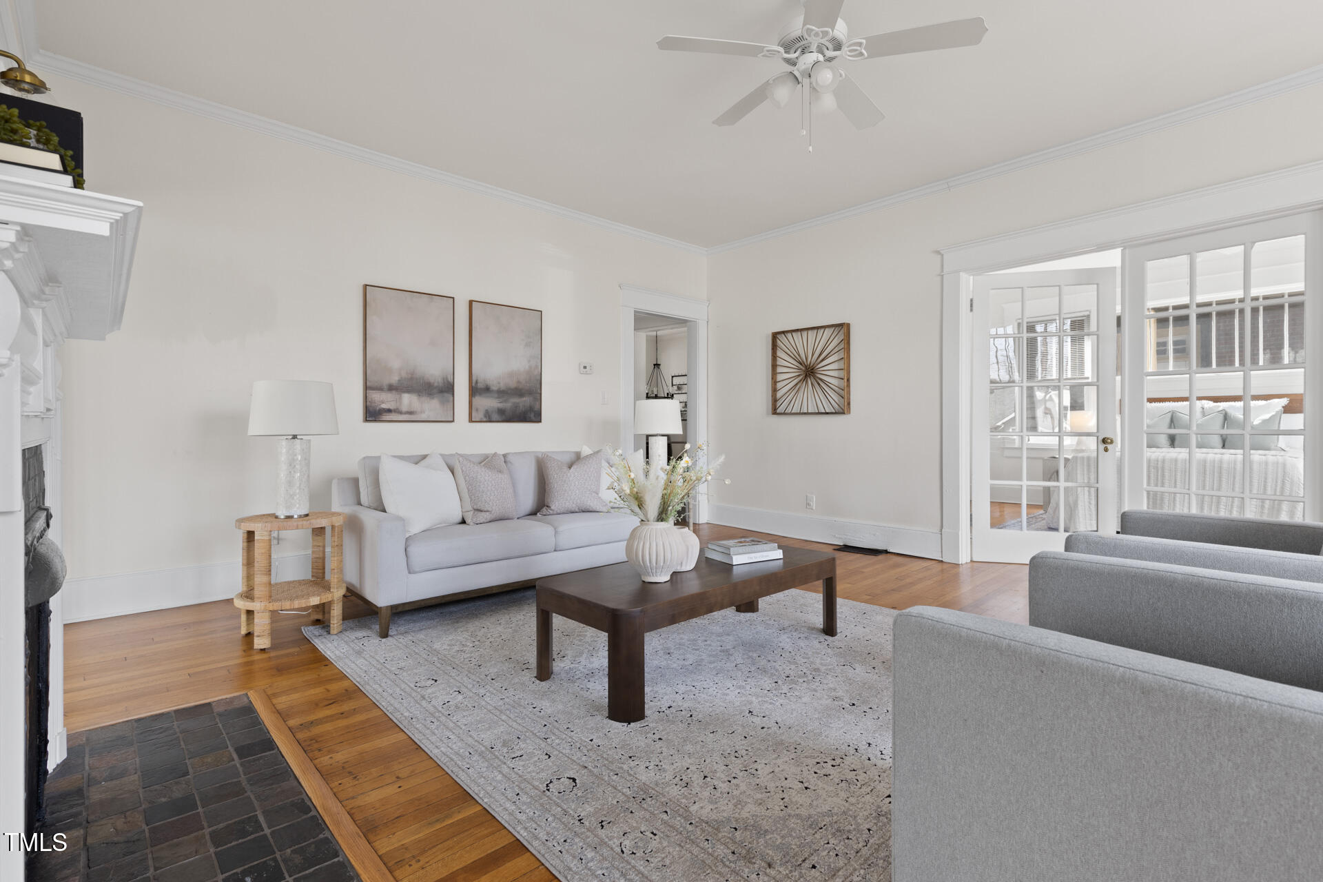 201 W Trinity Avenue