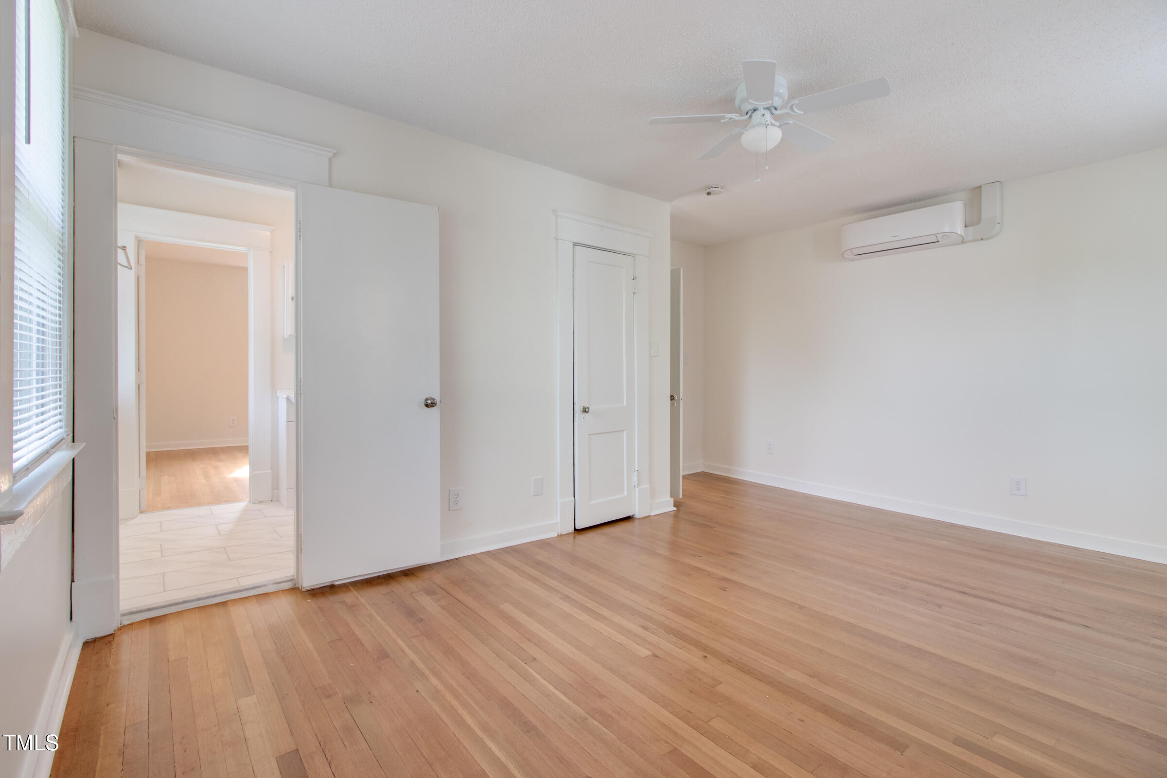 201 W Trinity Avenue