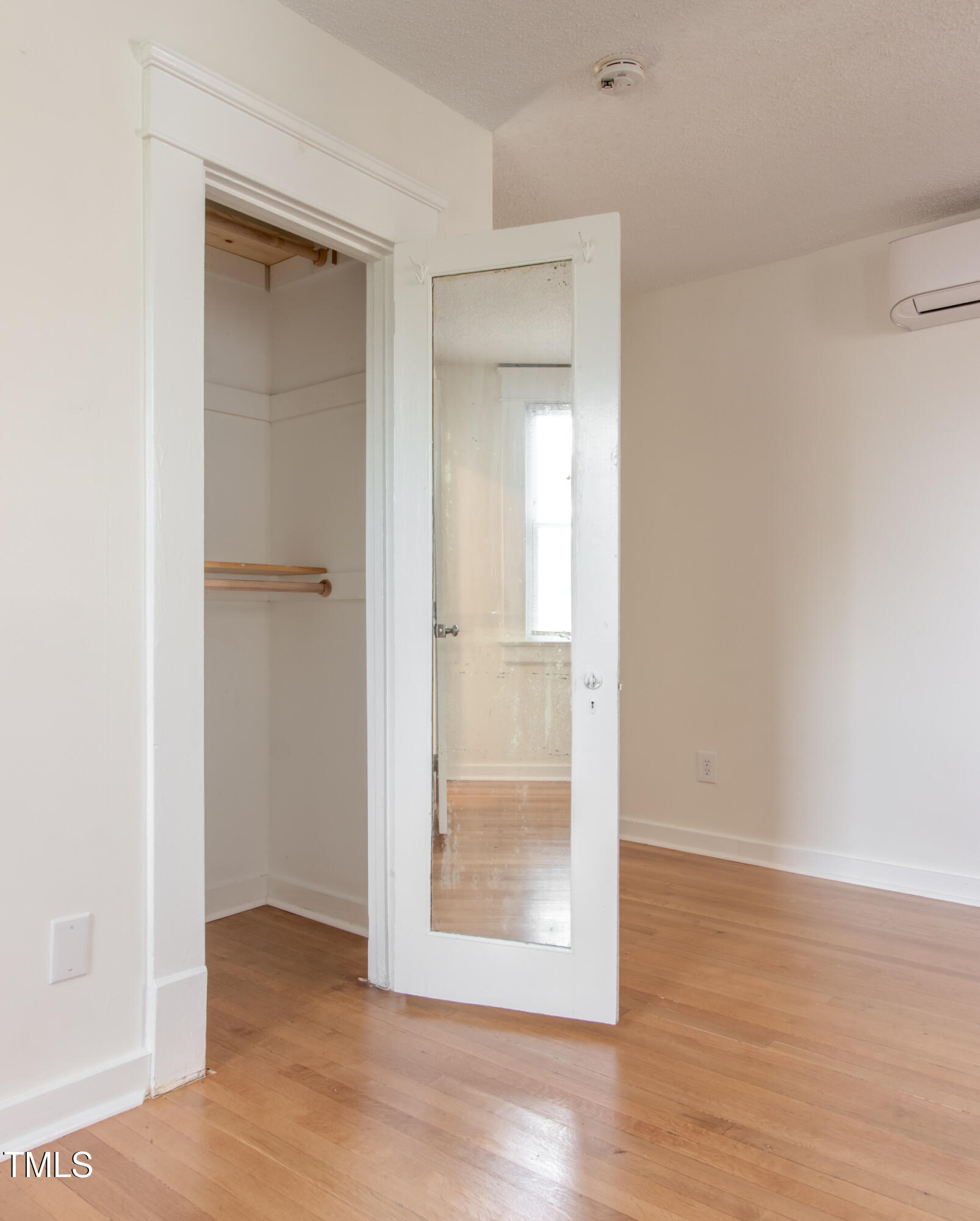 201 W Trinity Avenue