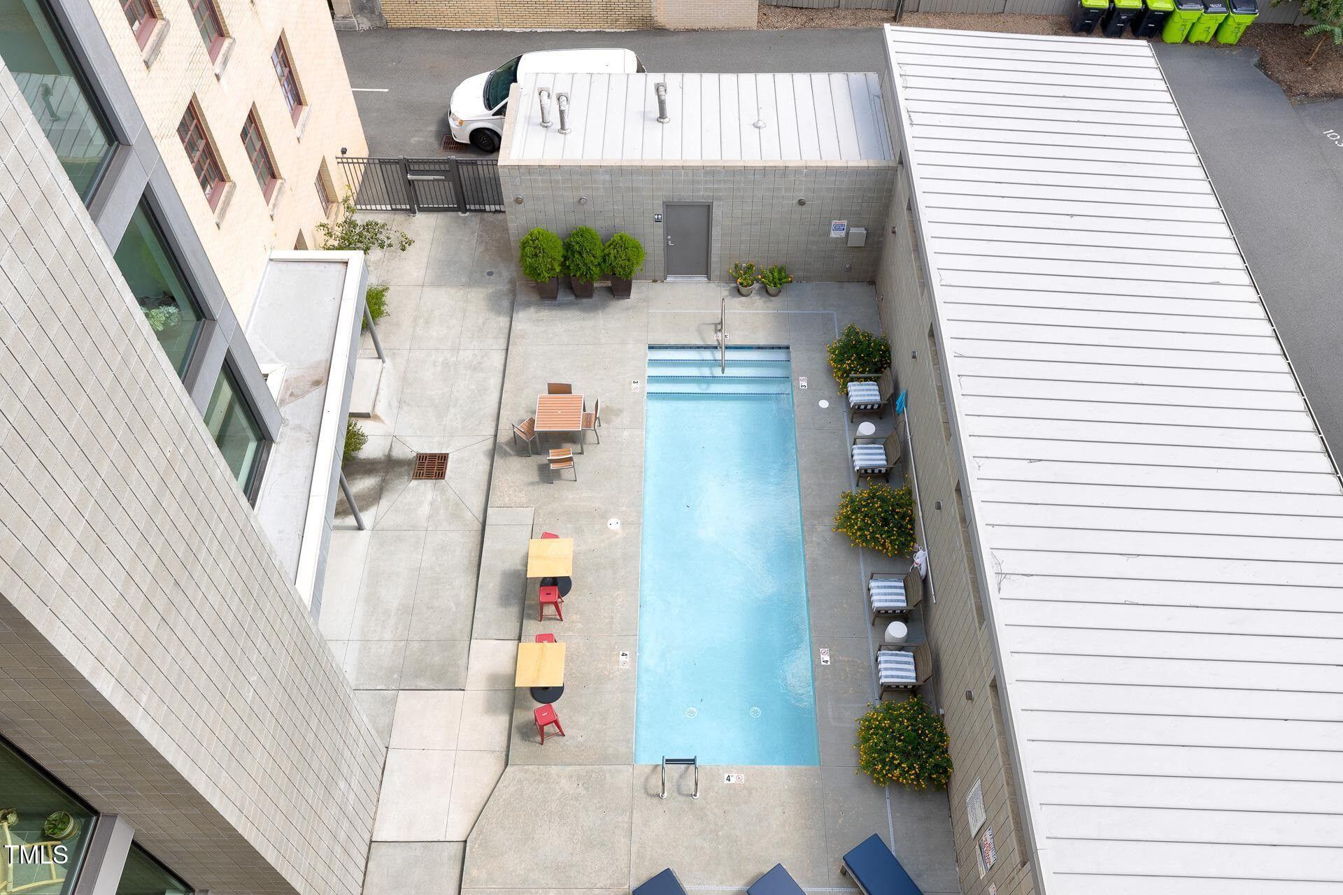 312 N Buchanan Blvd # 302