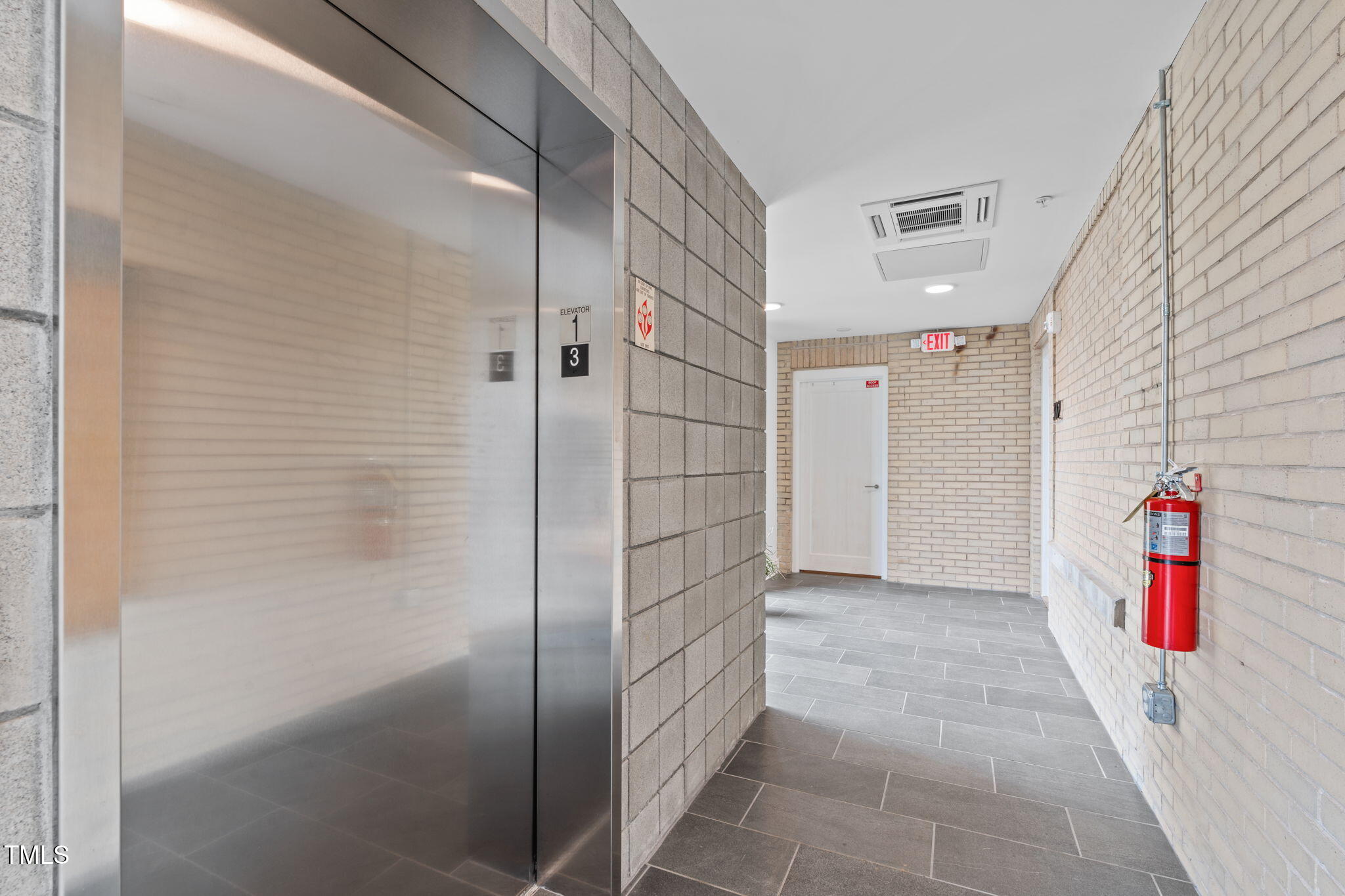 312 N Buchanan Blvd # 302