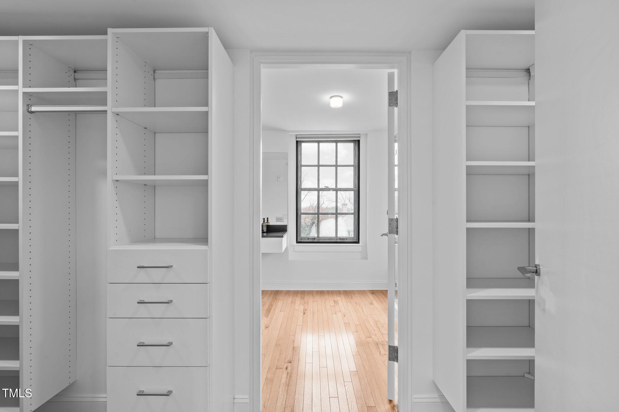 312 N Buchanan Blvd # 302