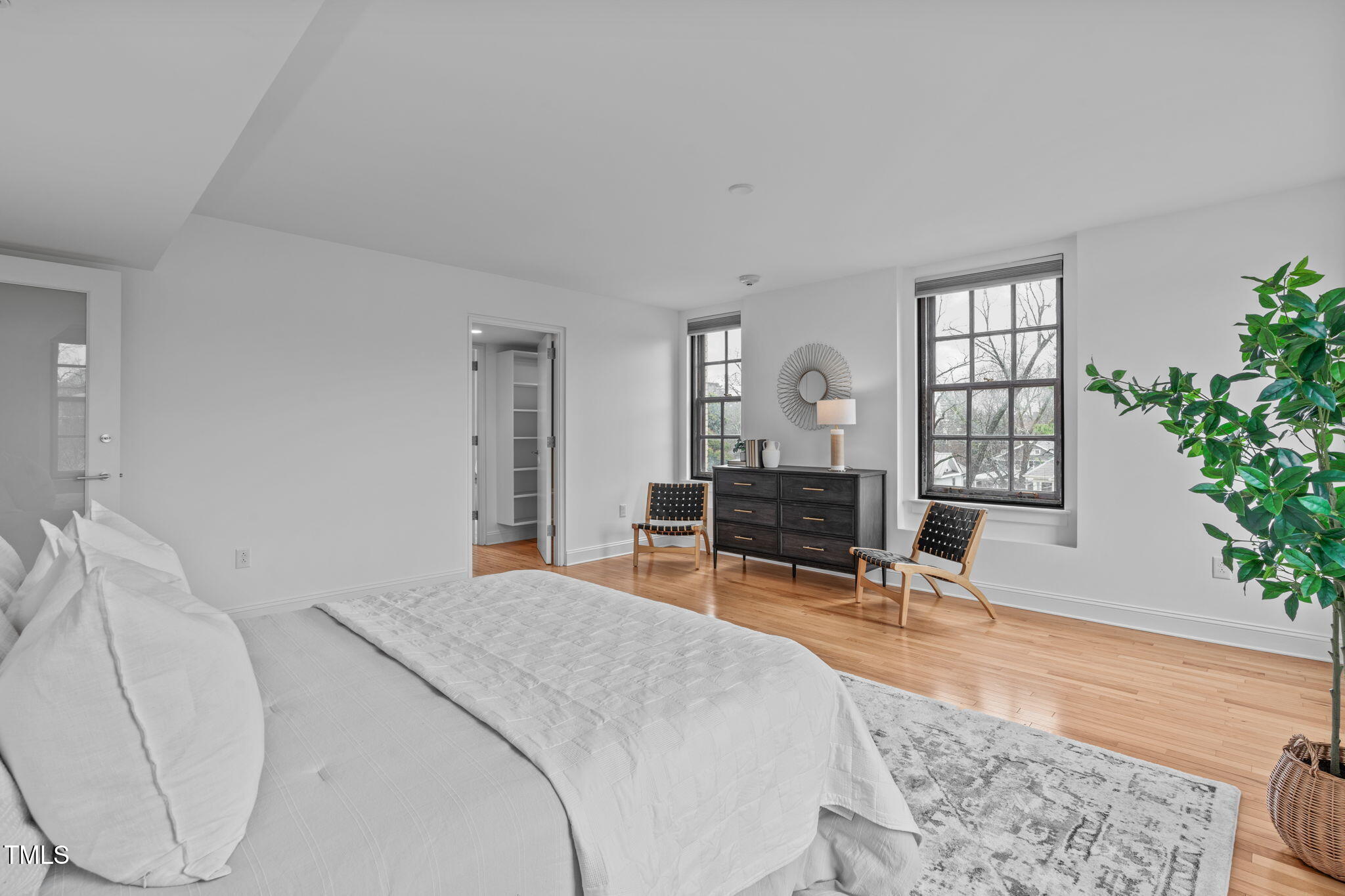 312 N Buchanan Blvd # 302