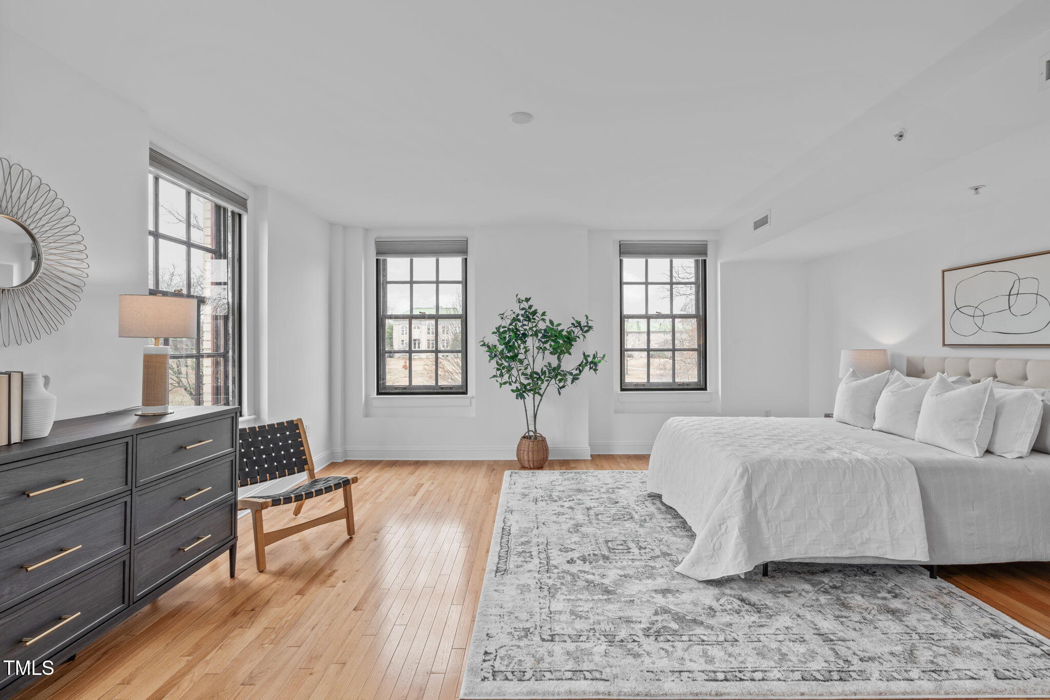 312 N Buchanan Blvd # 302